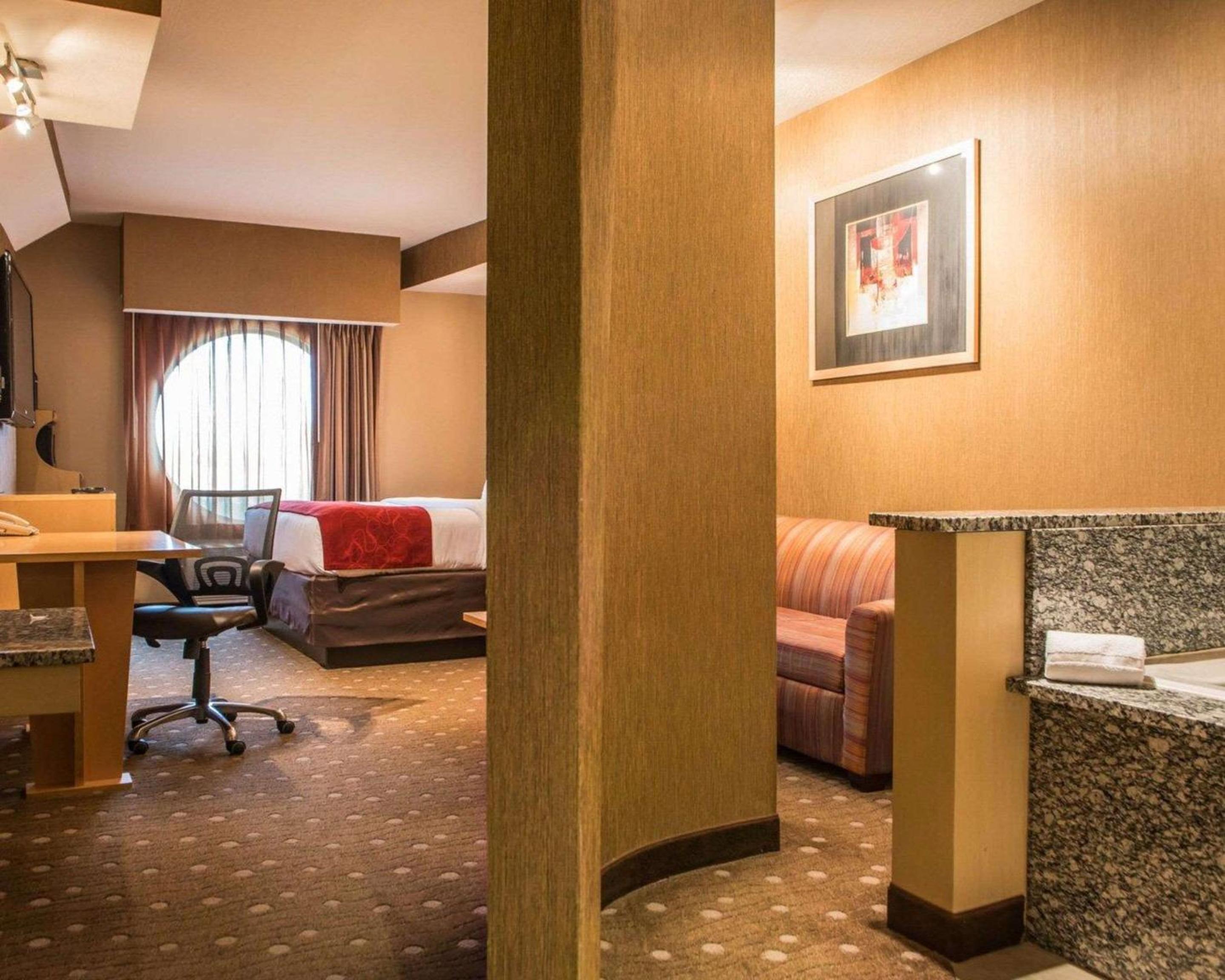 Comfort Suites - Property Image 19