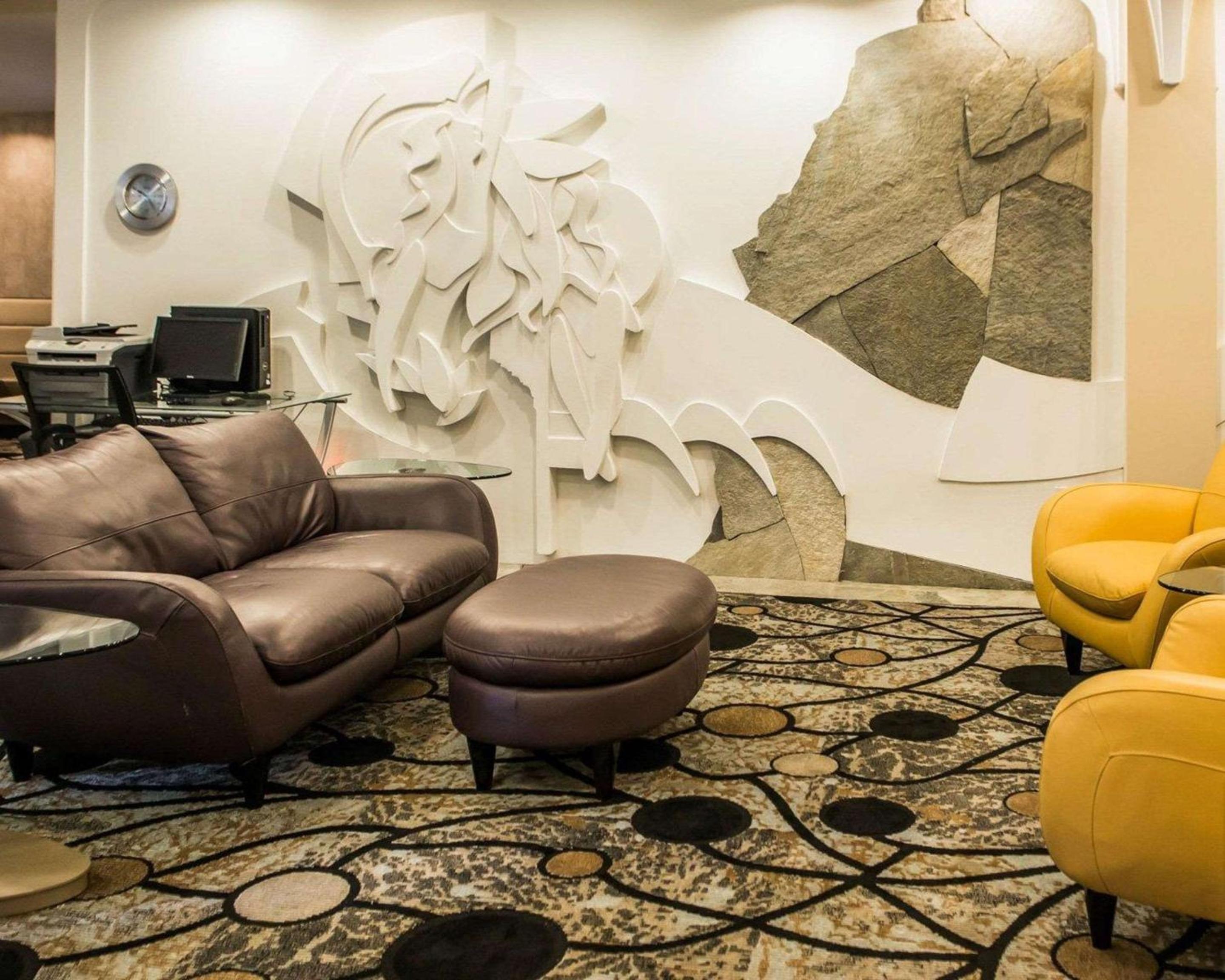 Comfort Suites - Property Image 11