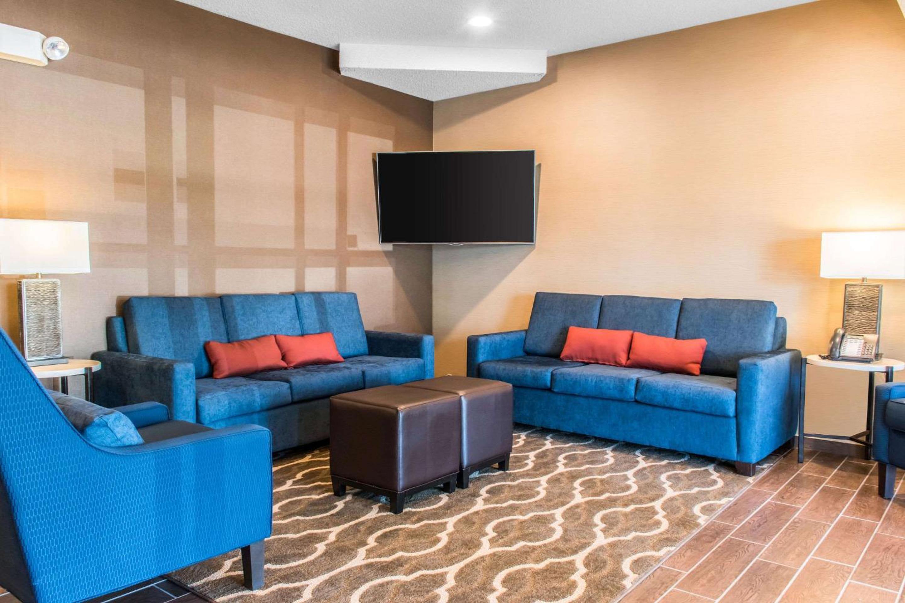 Comfort Inn Lancaster County view 4