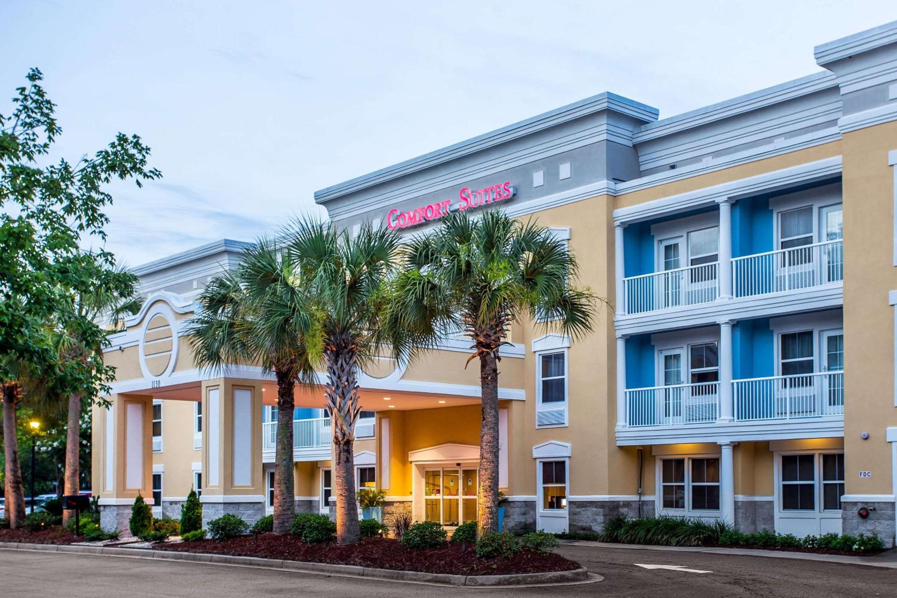 Hotel Comfort Suites at Isle of Palms Connector - Image 1