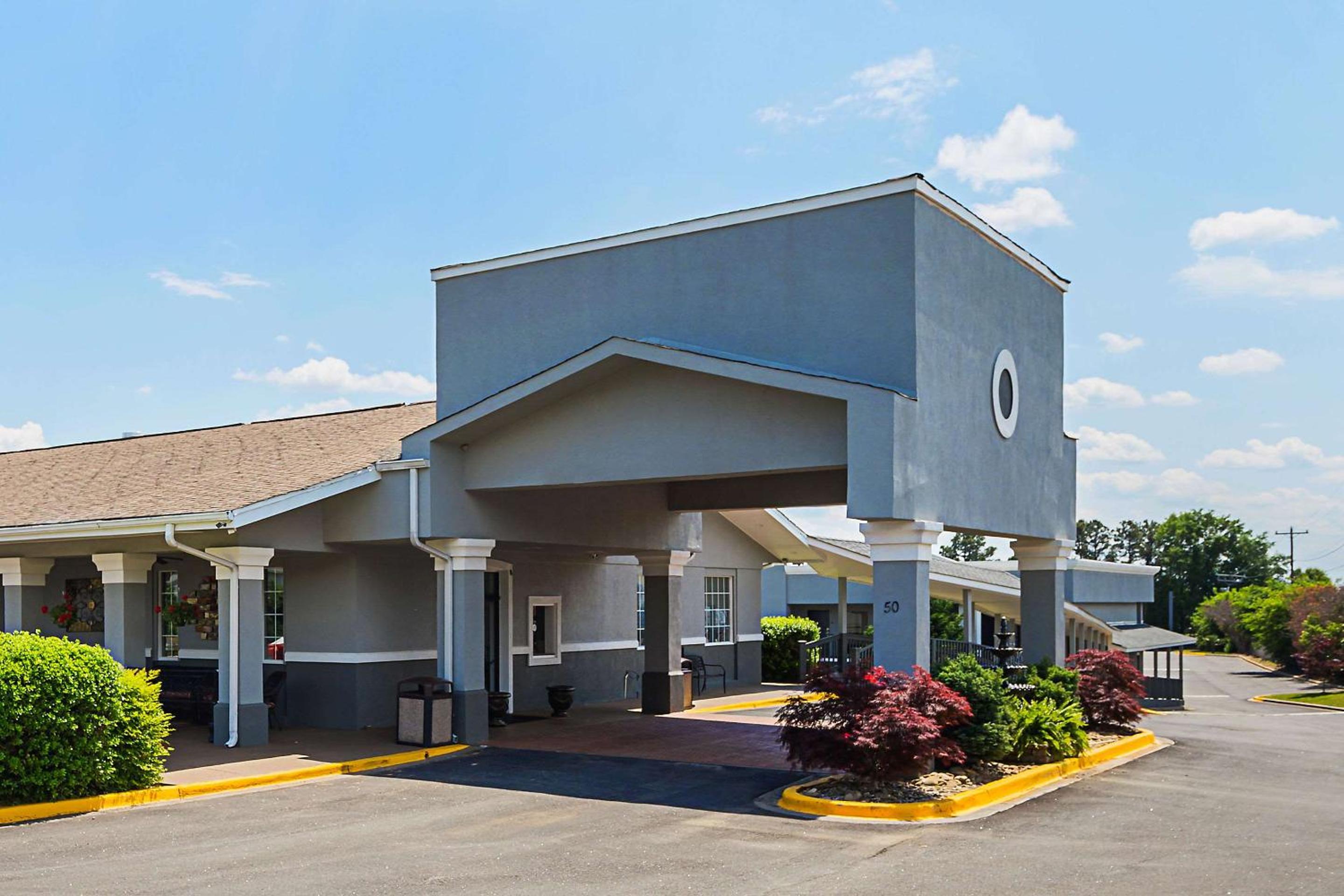Hotel Quality Inn & Suites Greenville - Haywood Mall - Image 1