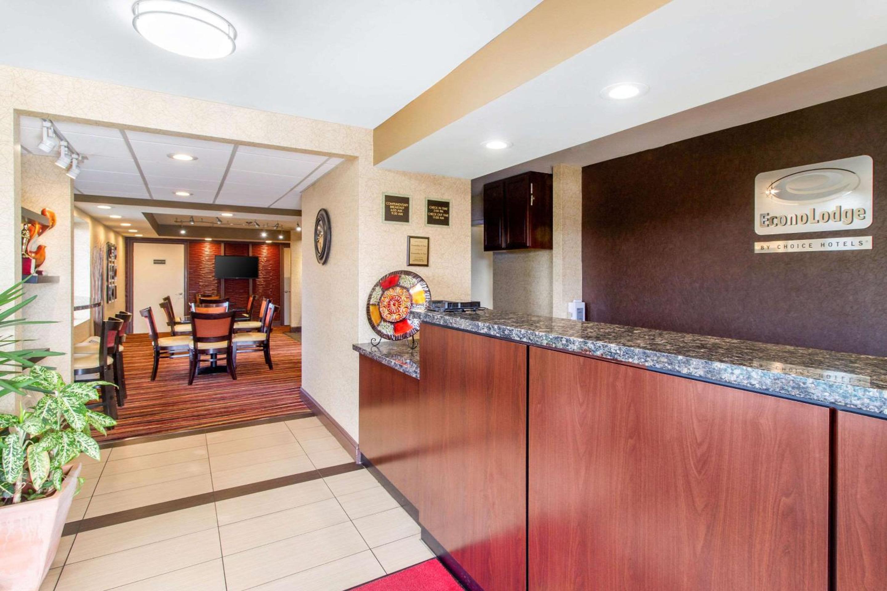 Econo Lodge Lenoir City - Knoxville Area view 2