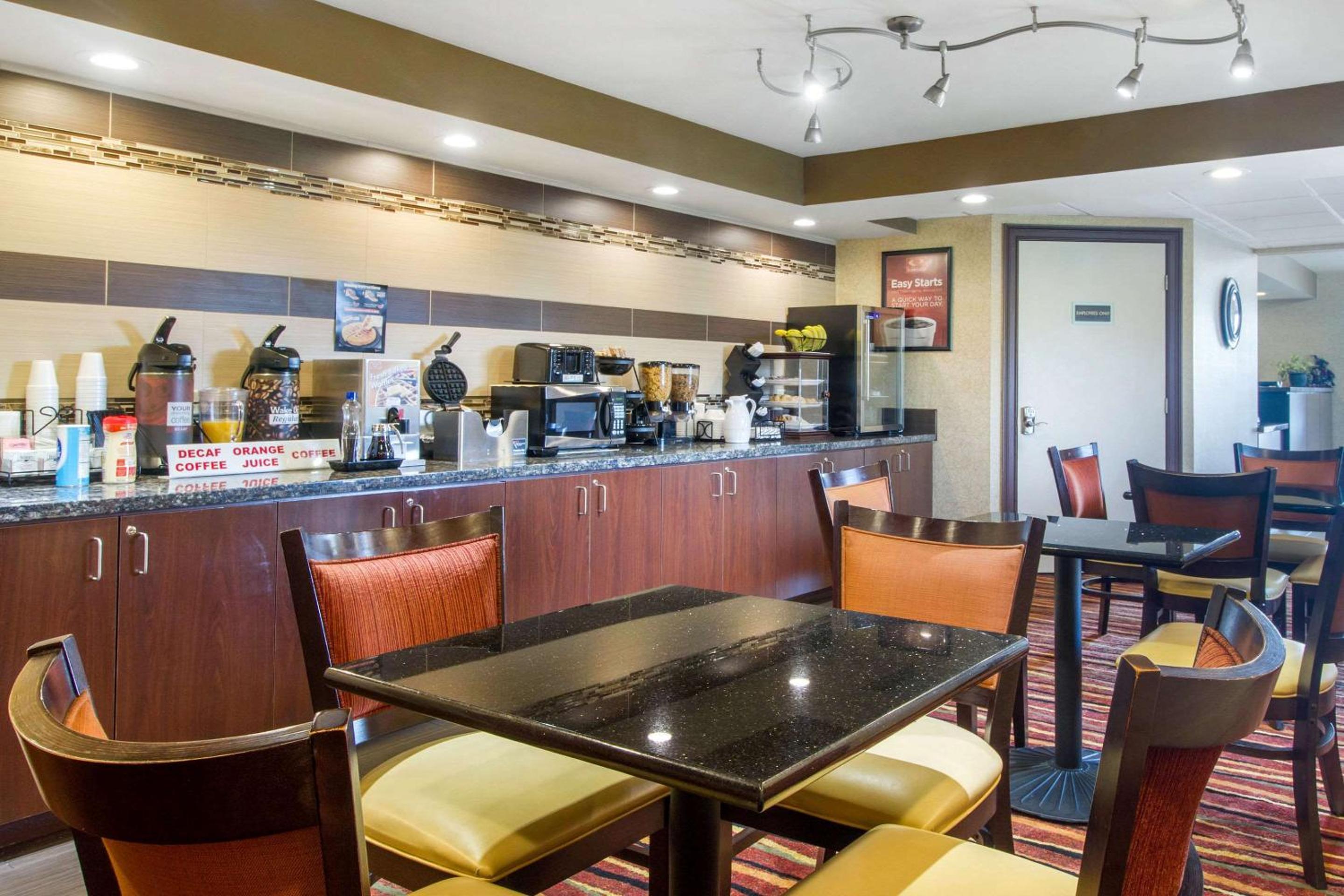 Econo Lodge Lenoir City - Knoxville Area view 3