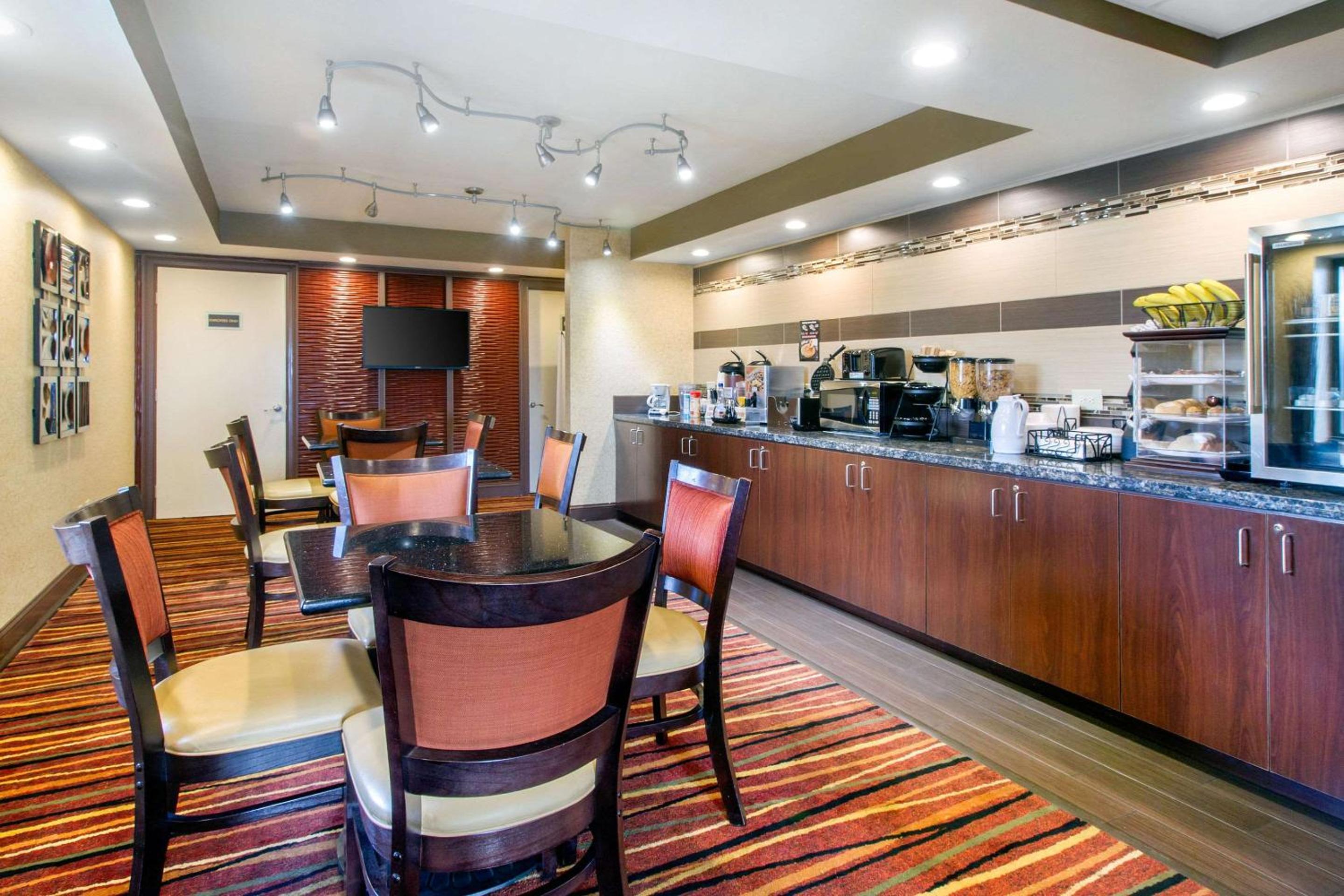 Econo Lodge Lenoir City - Knoxville Area view 4
