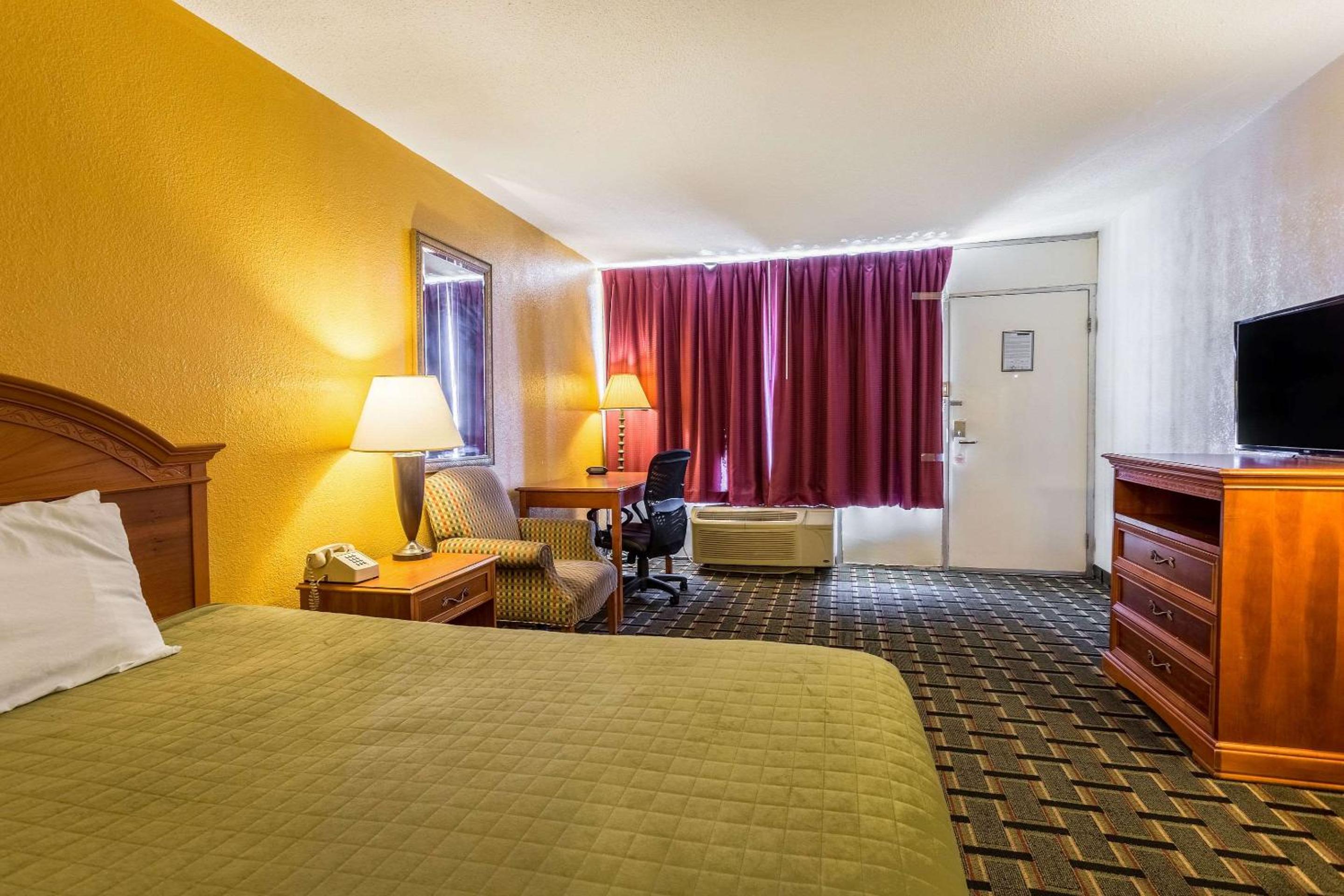 Rodeway Inn Denmark-Jackson - Property Image 9