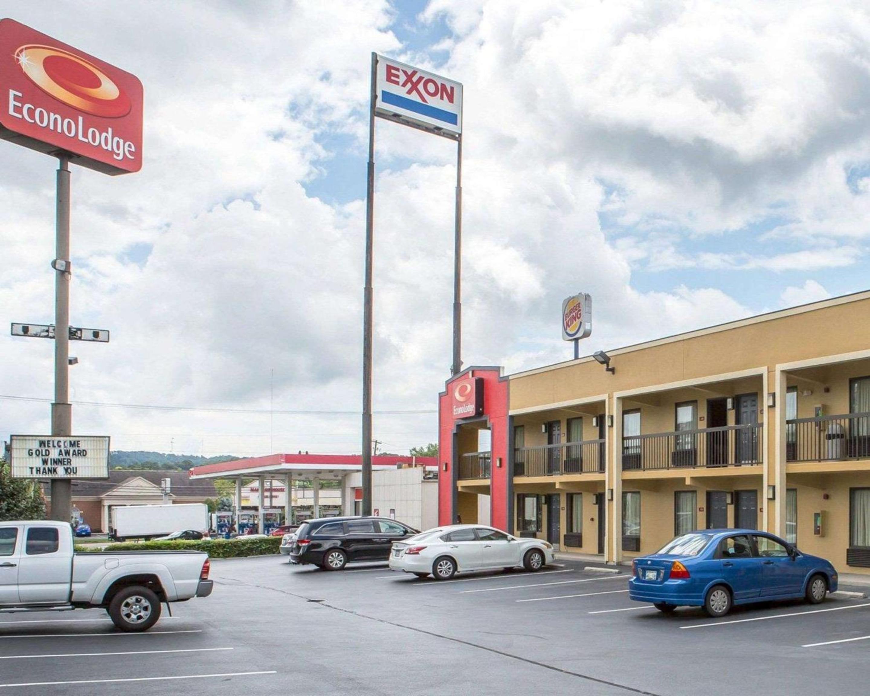 Econo Lodge North view 5