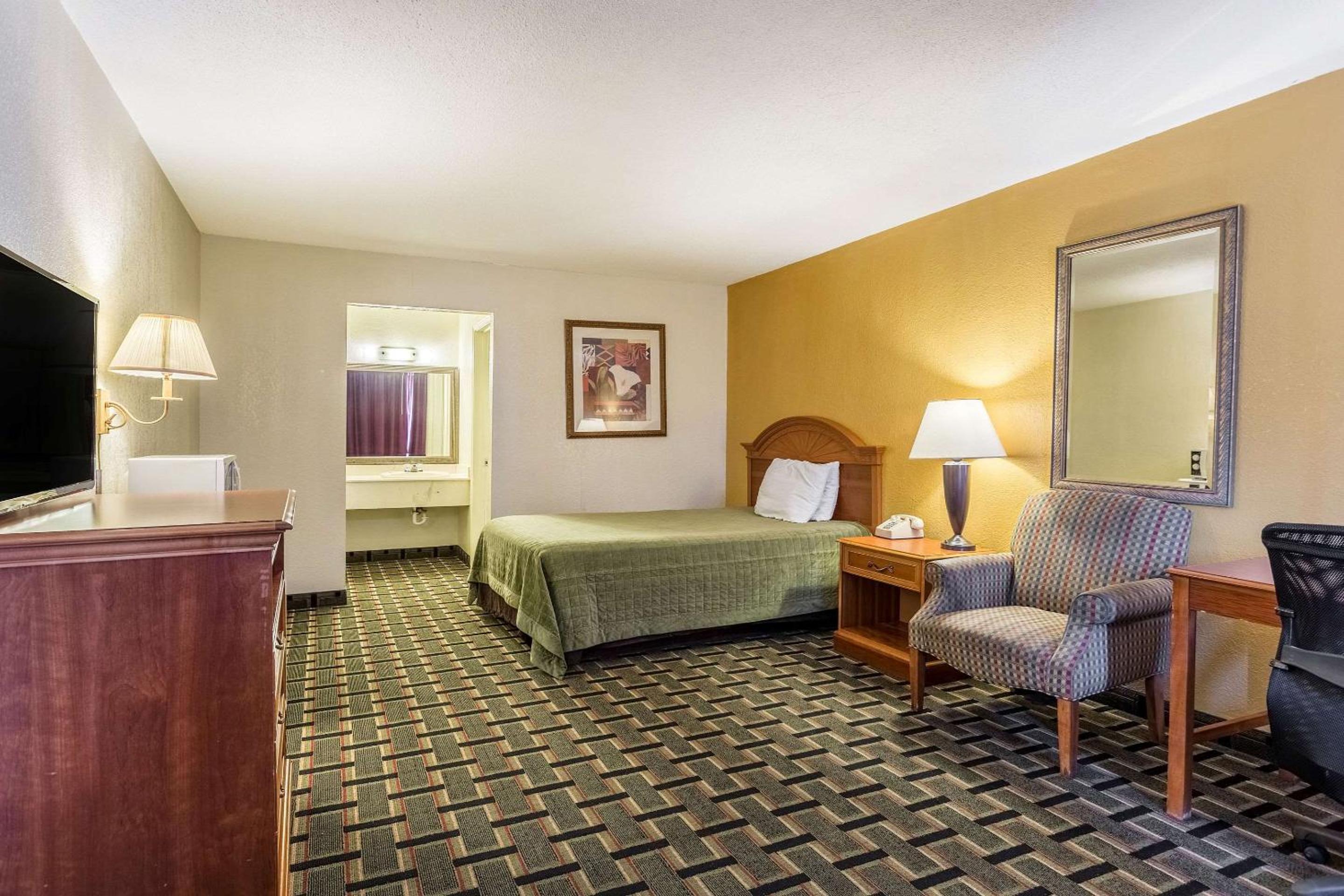 Rodeway Inn Denmark-Jackson - Property Image 12