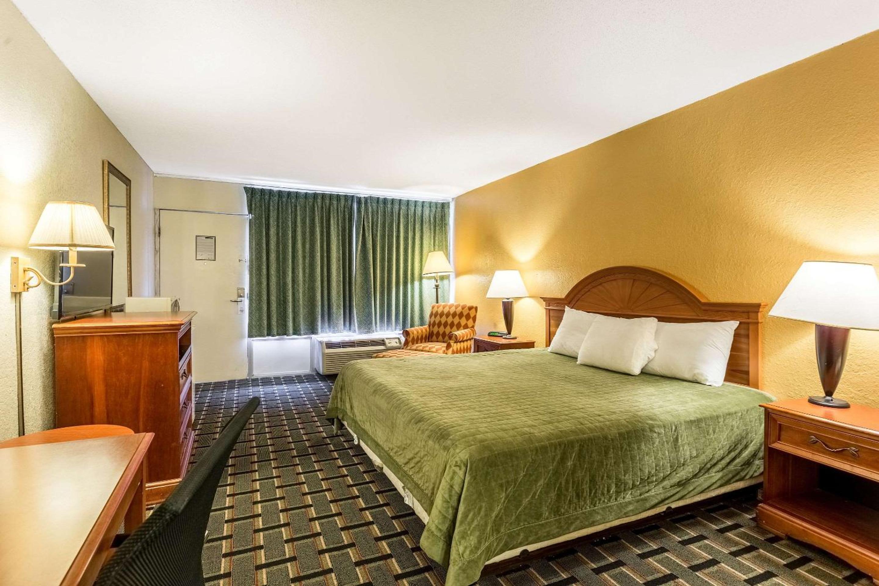 Rodeway Inn Denmark-Jackson - Property Image 24