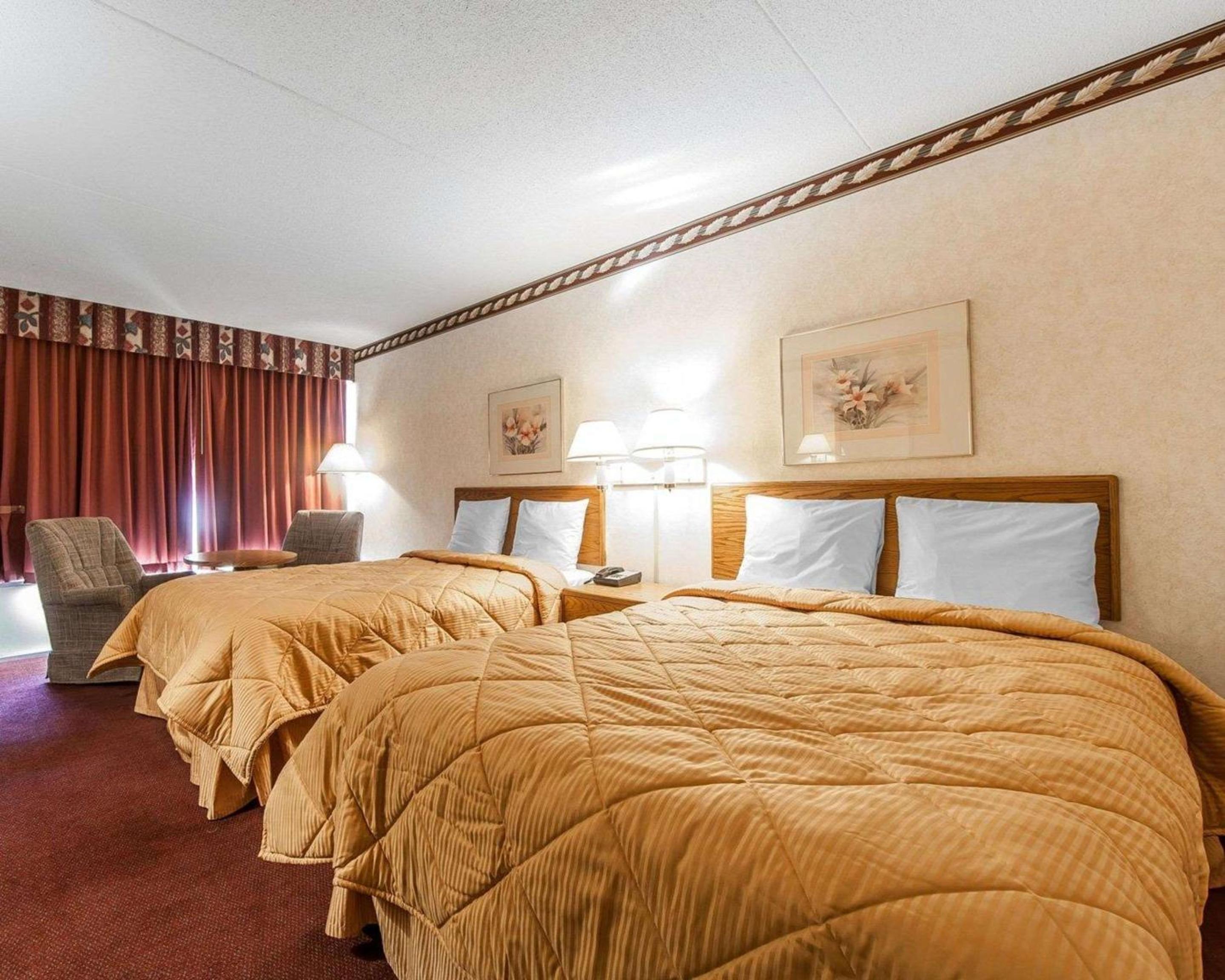 Sweetwater Vacations - Rodeway Inn - Property Image 12