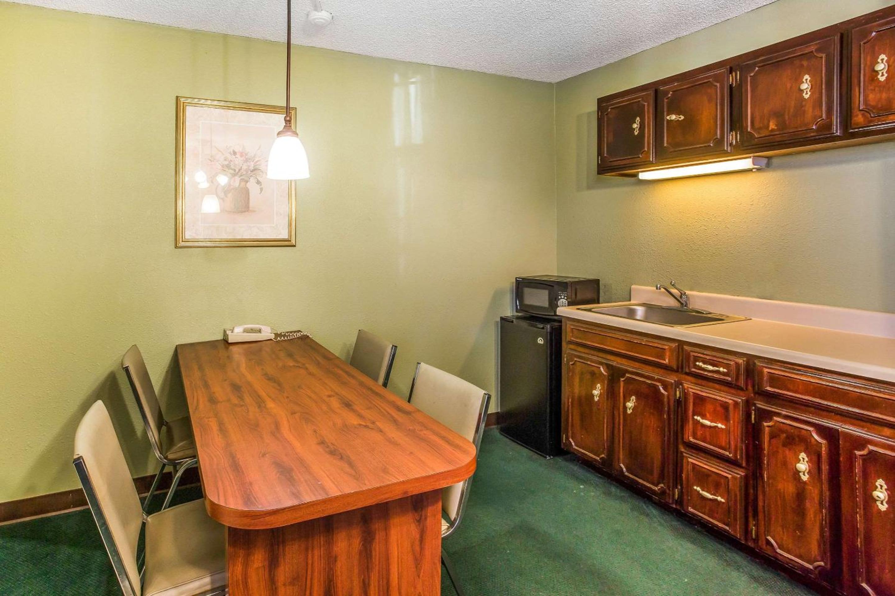 Smyrna Vacations - Rodeway Inn Suites - Property Image 20
