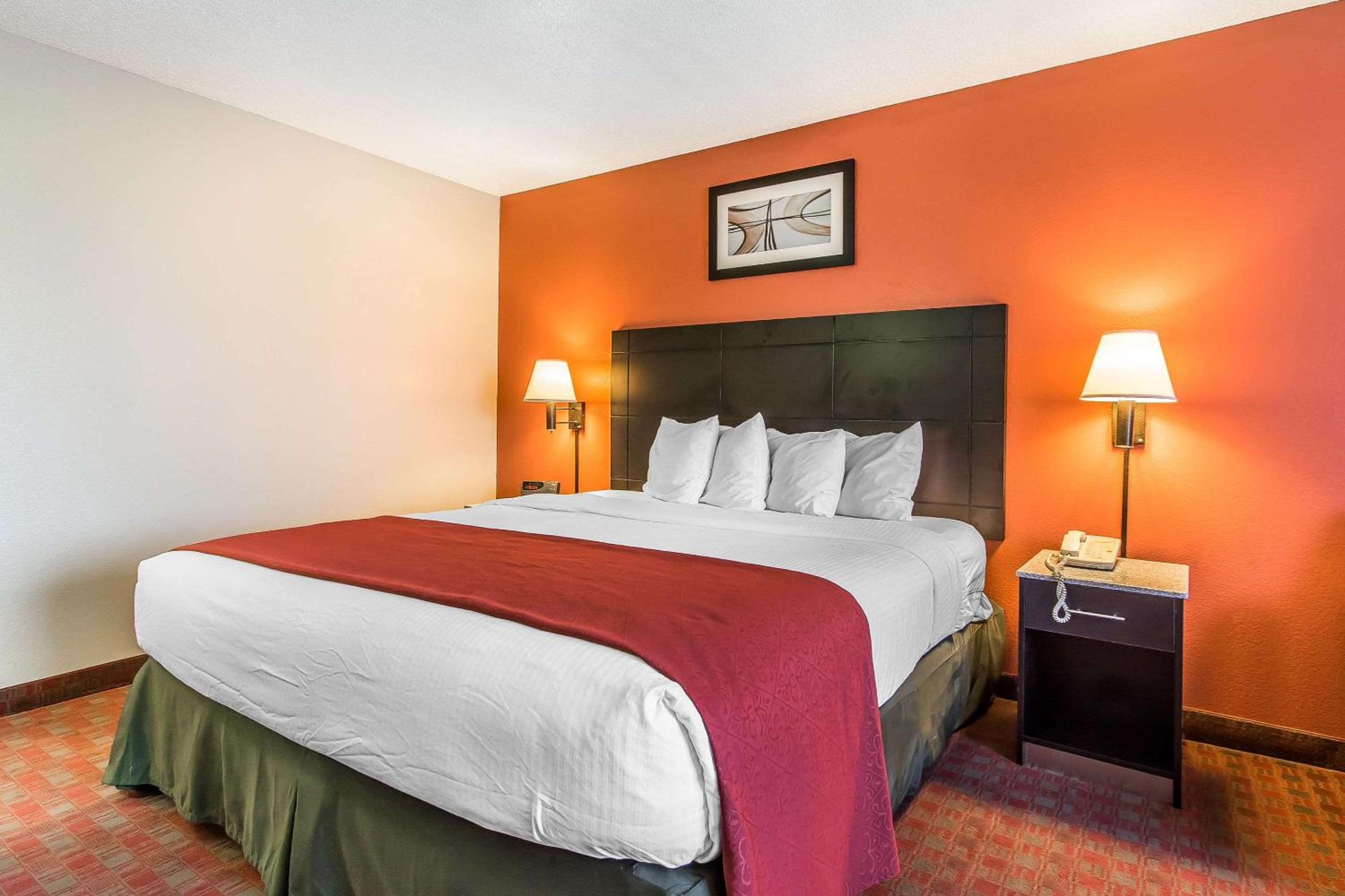 Quality Inn Suites - Property Image 22