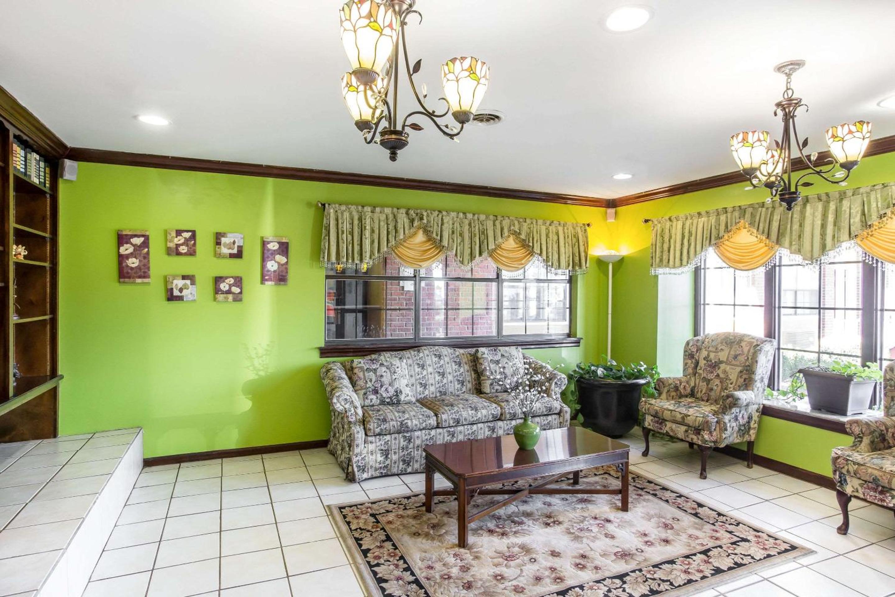 Smyrna Vacations - Rodeway Inn Suites - Property Image 25