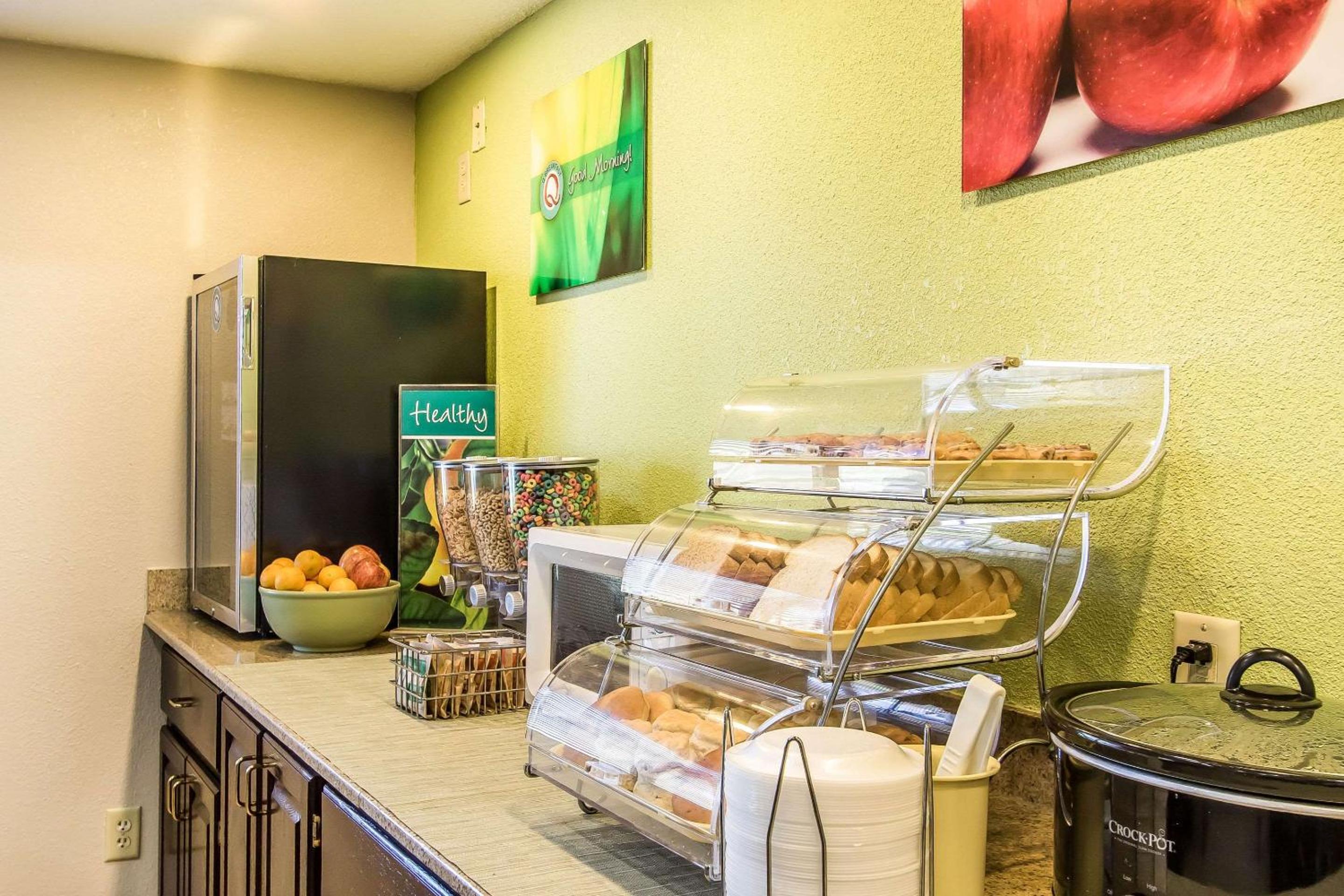 Quality Inn Suites - Property Image 30