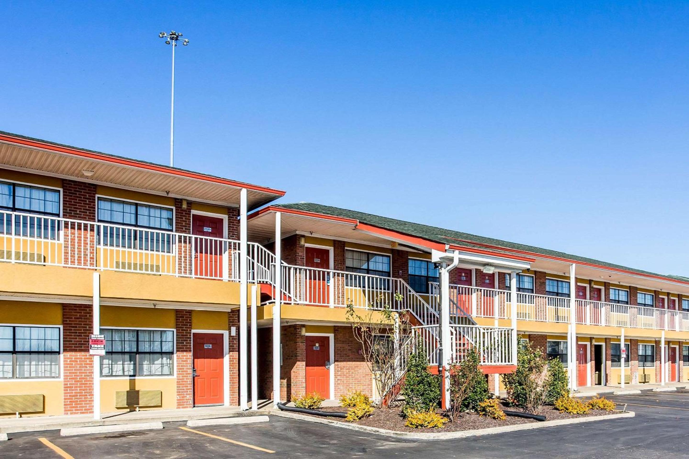 Smyrna Vacations - Rodeway Inn  Suites - Property Image 1