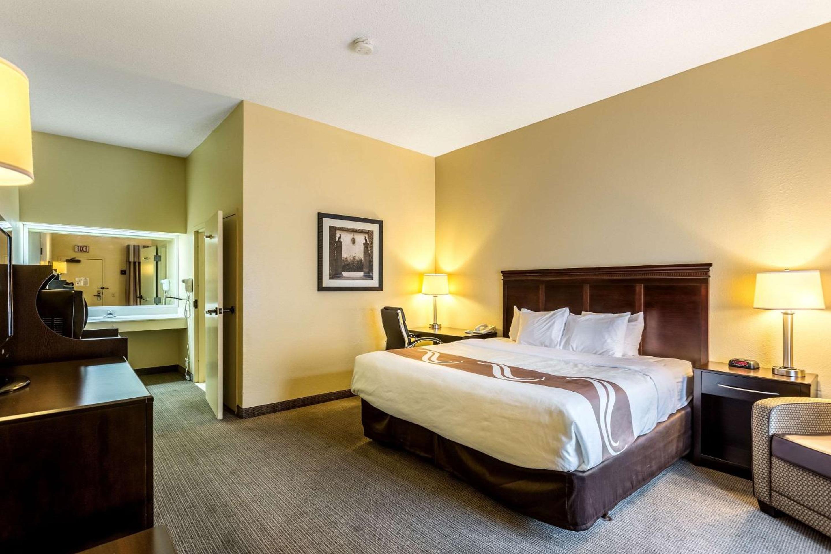 Quality Inn Union City US 51 view 3