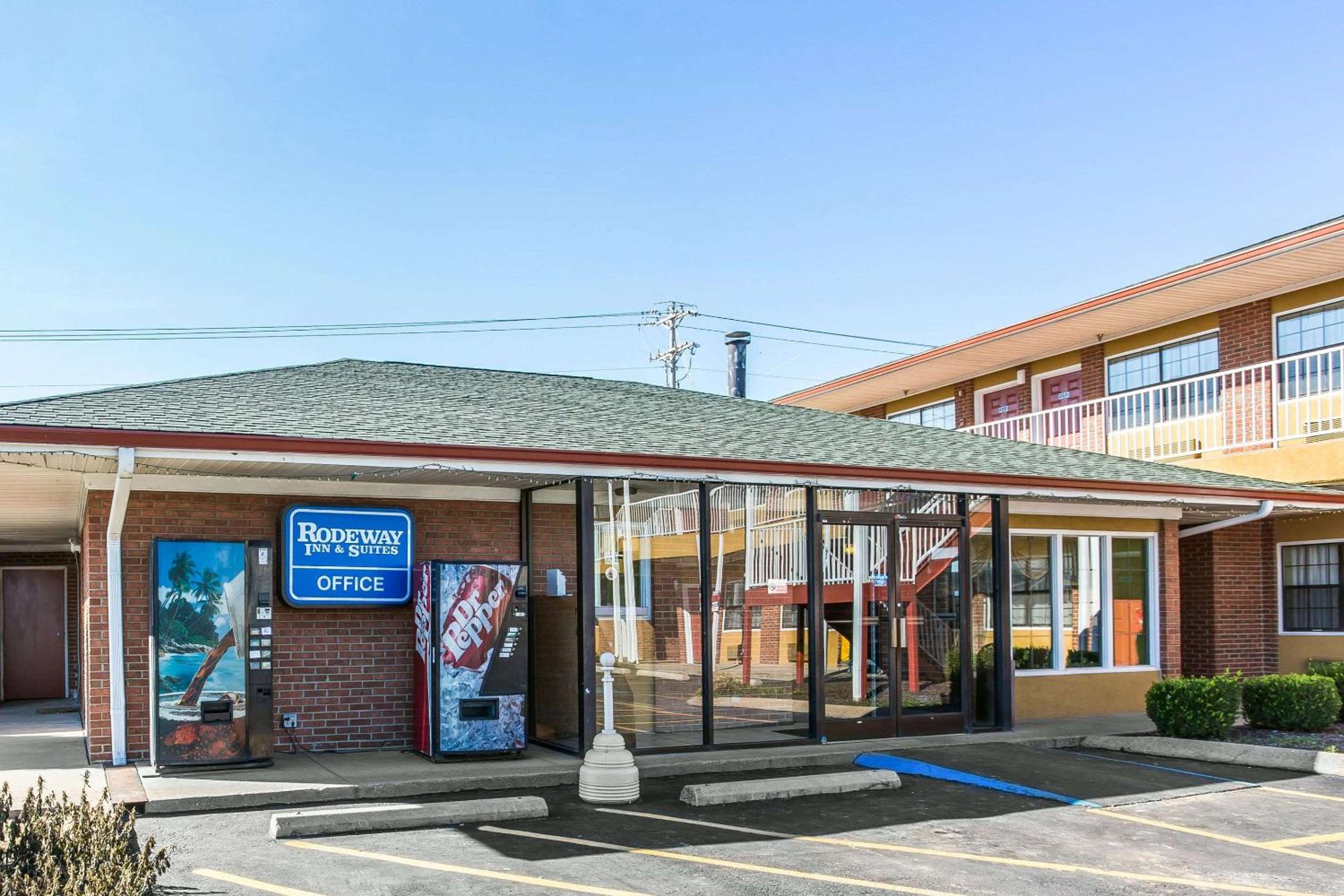 Smyrna Vacations - Rodeway Inn Suites - Property Image 16