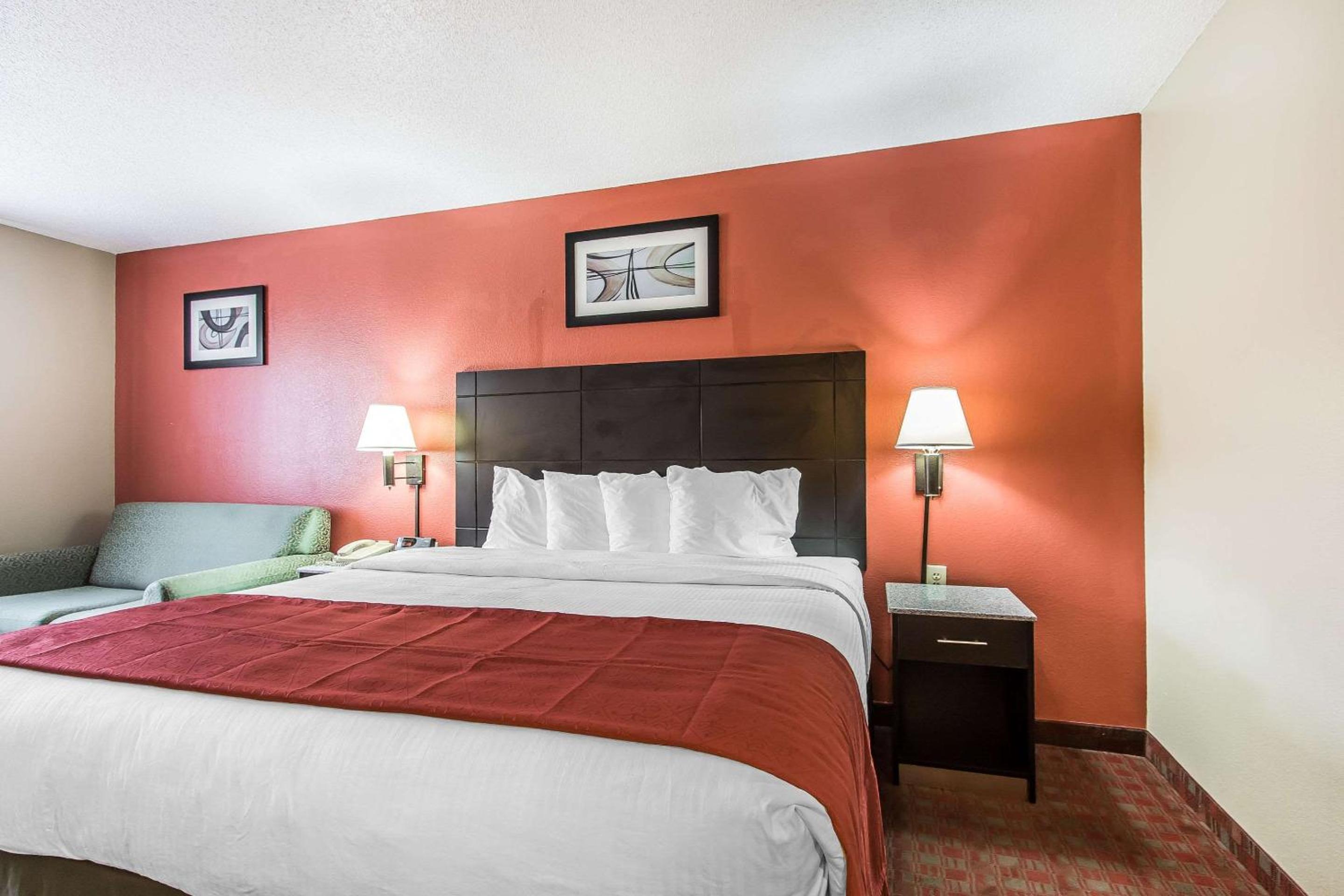 Quality Inn Suites - Property Image 37