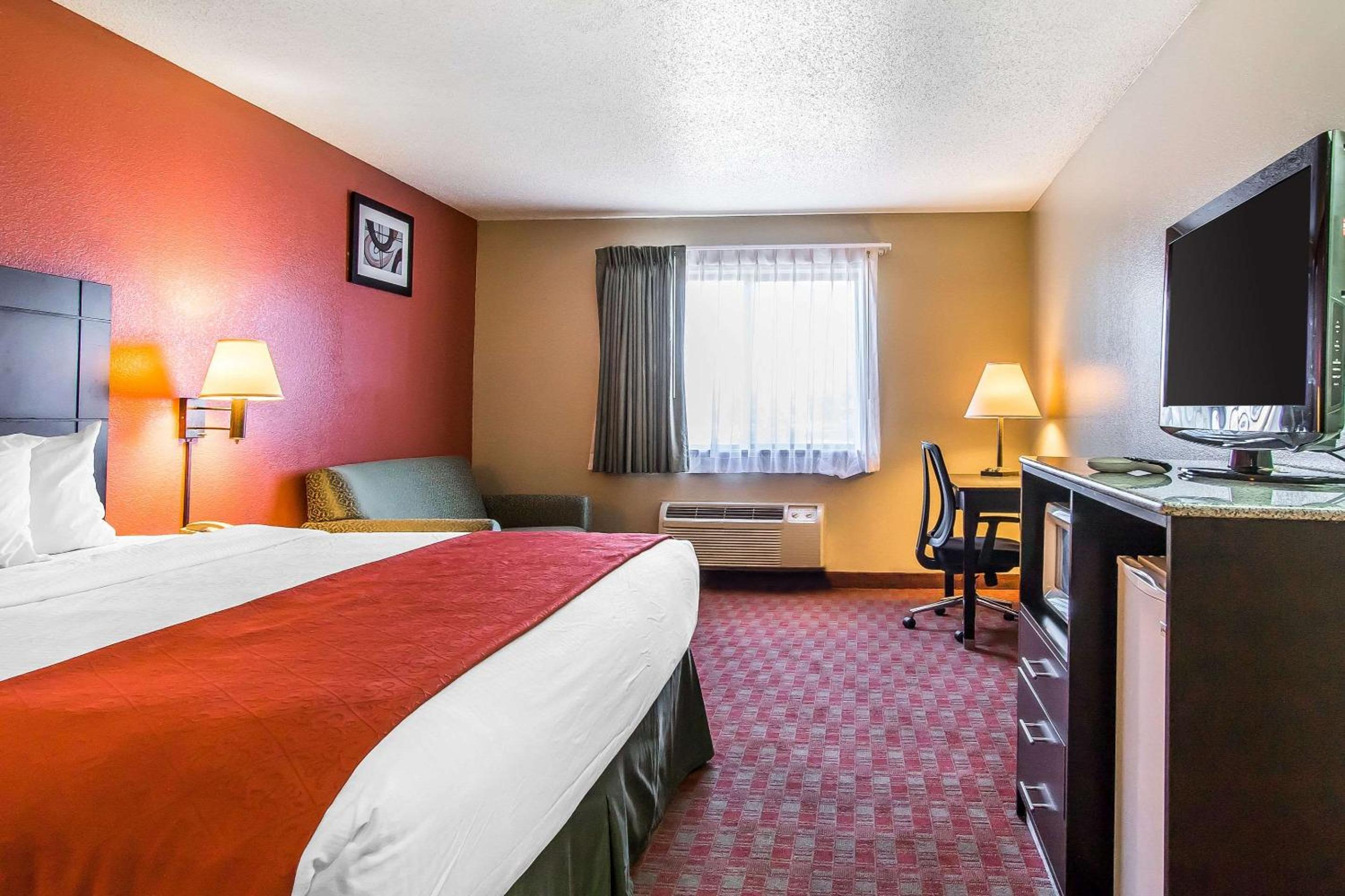 Quality Inn Suites - Property Image 2