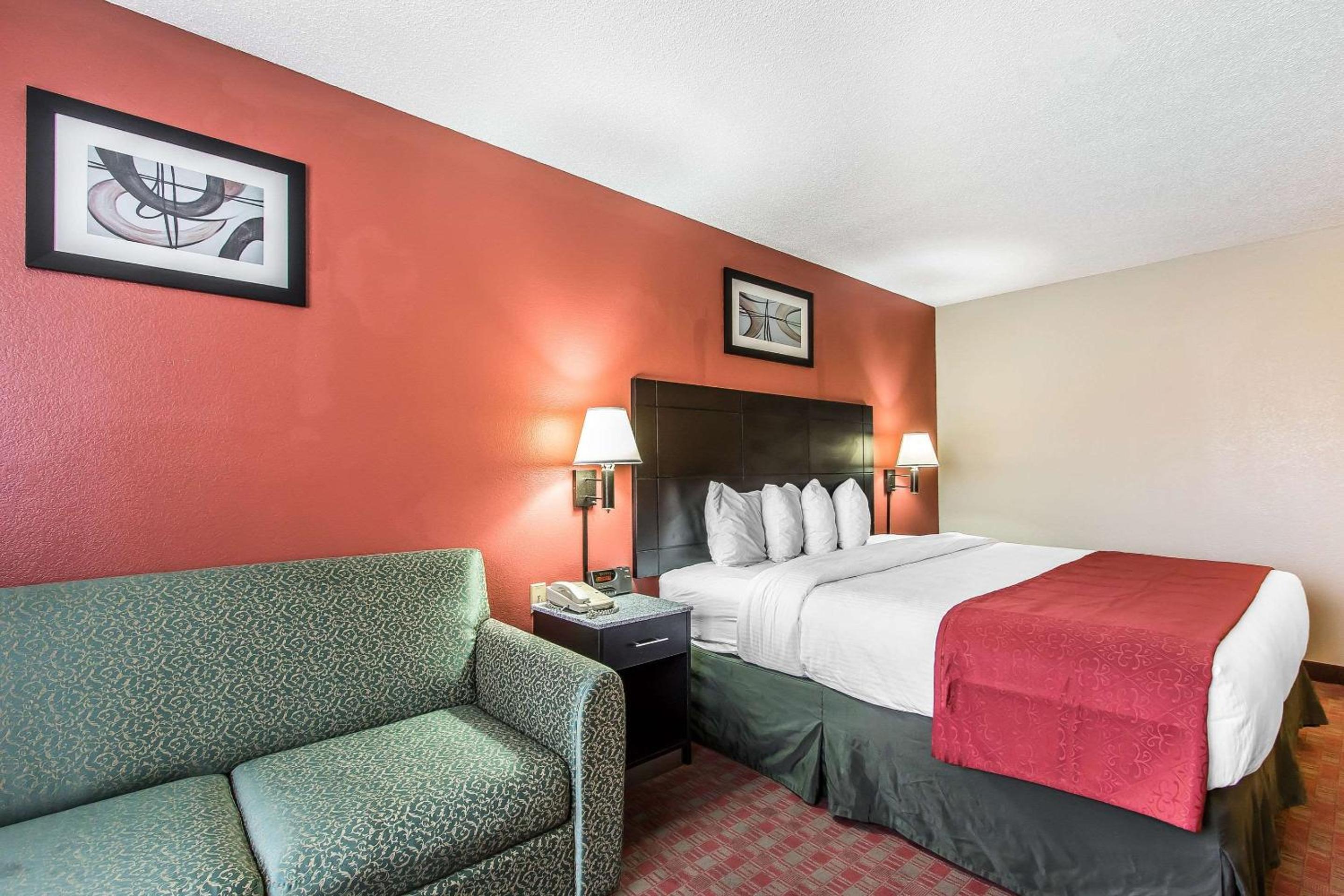 Quality Inn Suites - Property Image 4