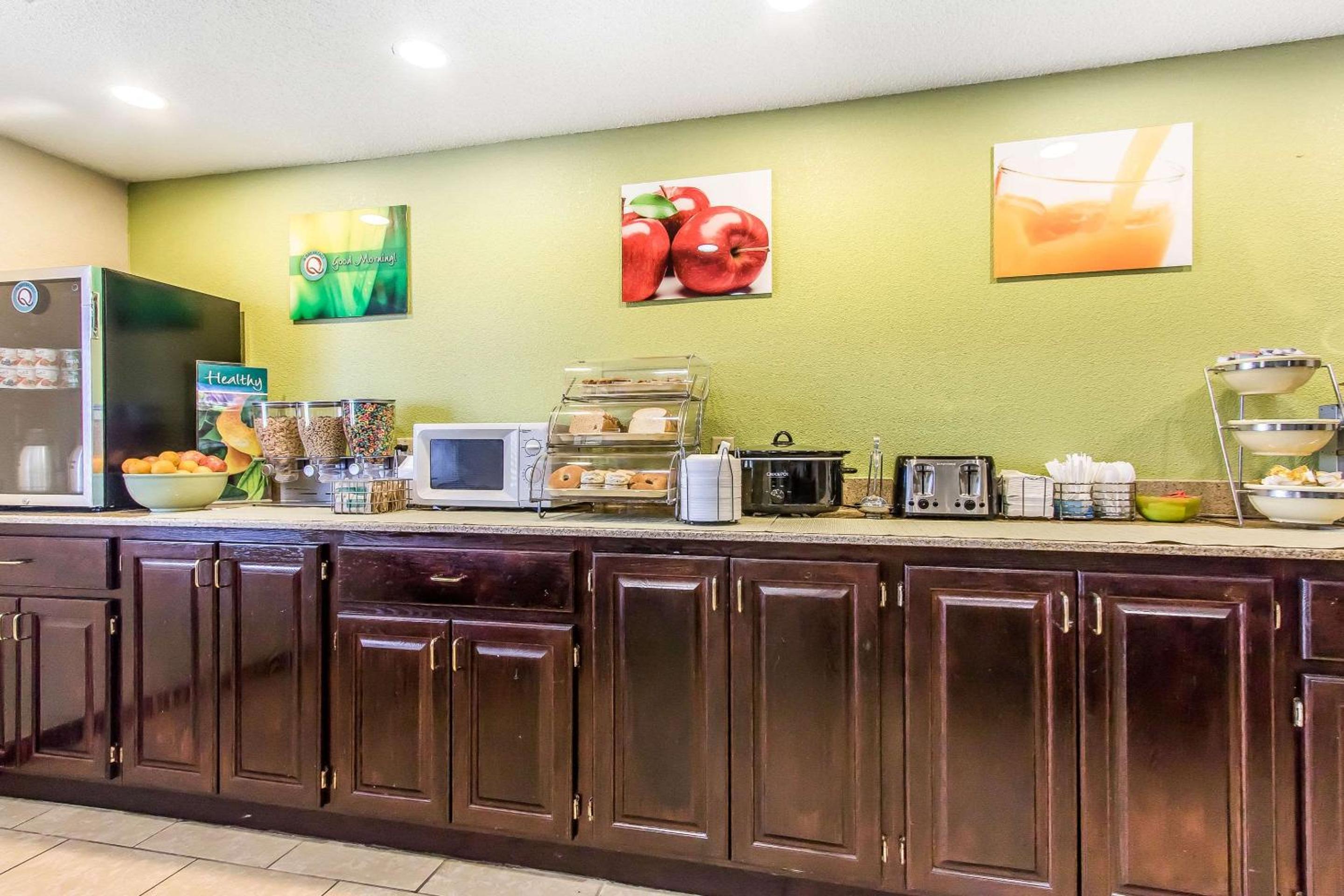 Quality Inn Suites - Property Image 10