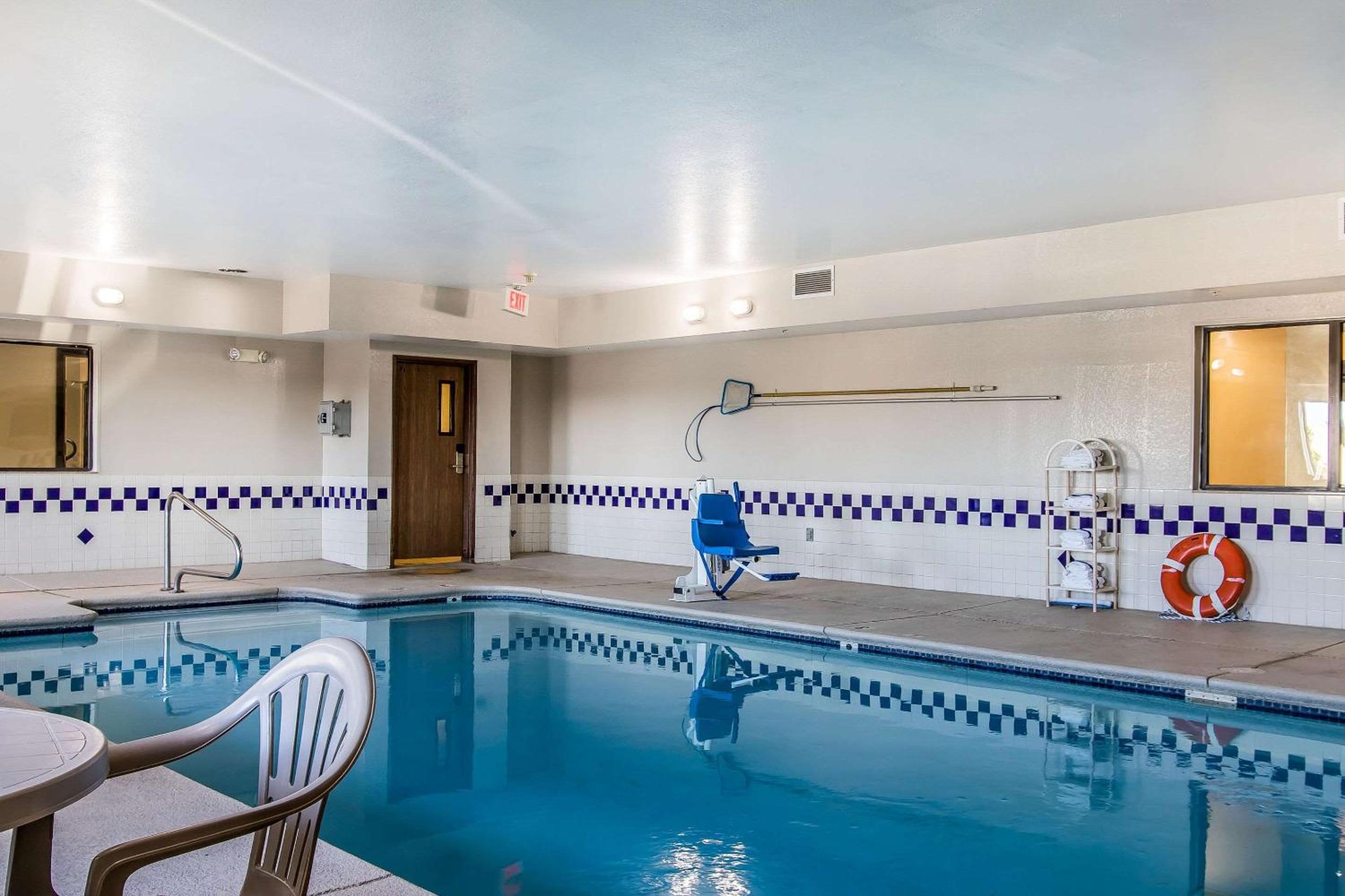 Quality Inn Suites - Property Image 13