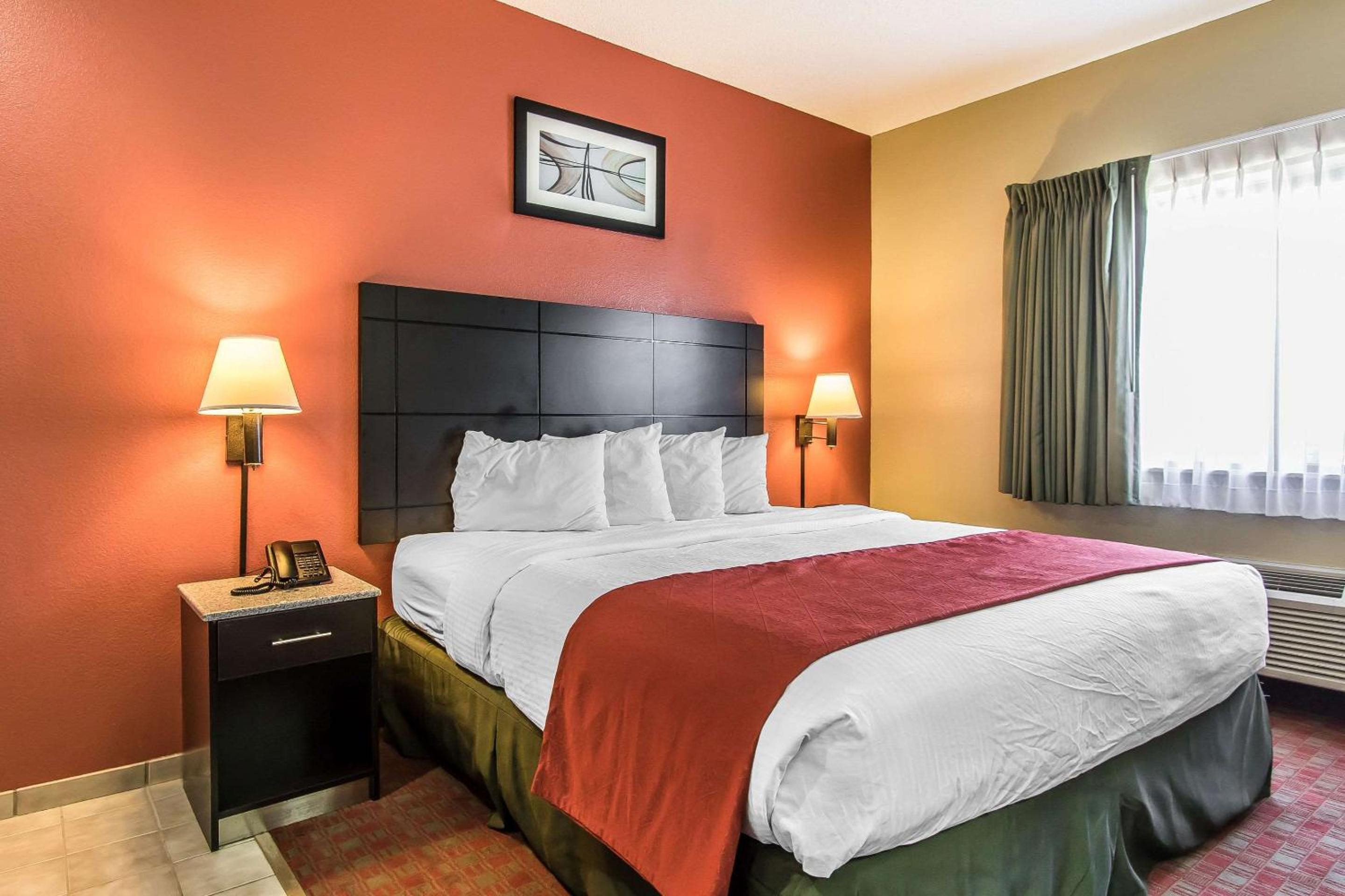 Quality Inn Suites - Property Image 14