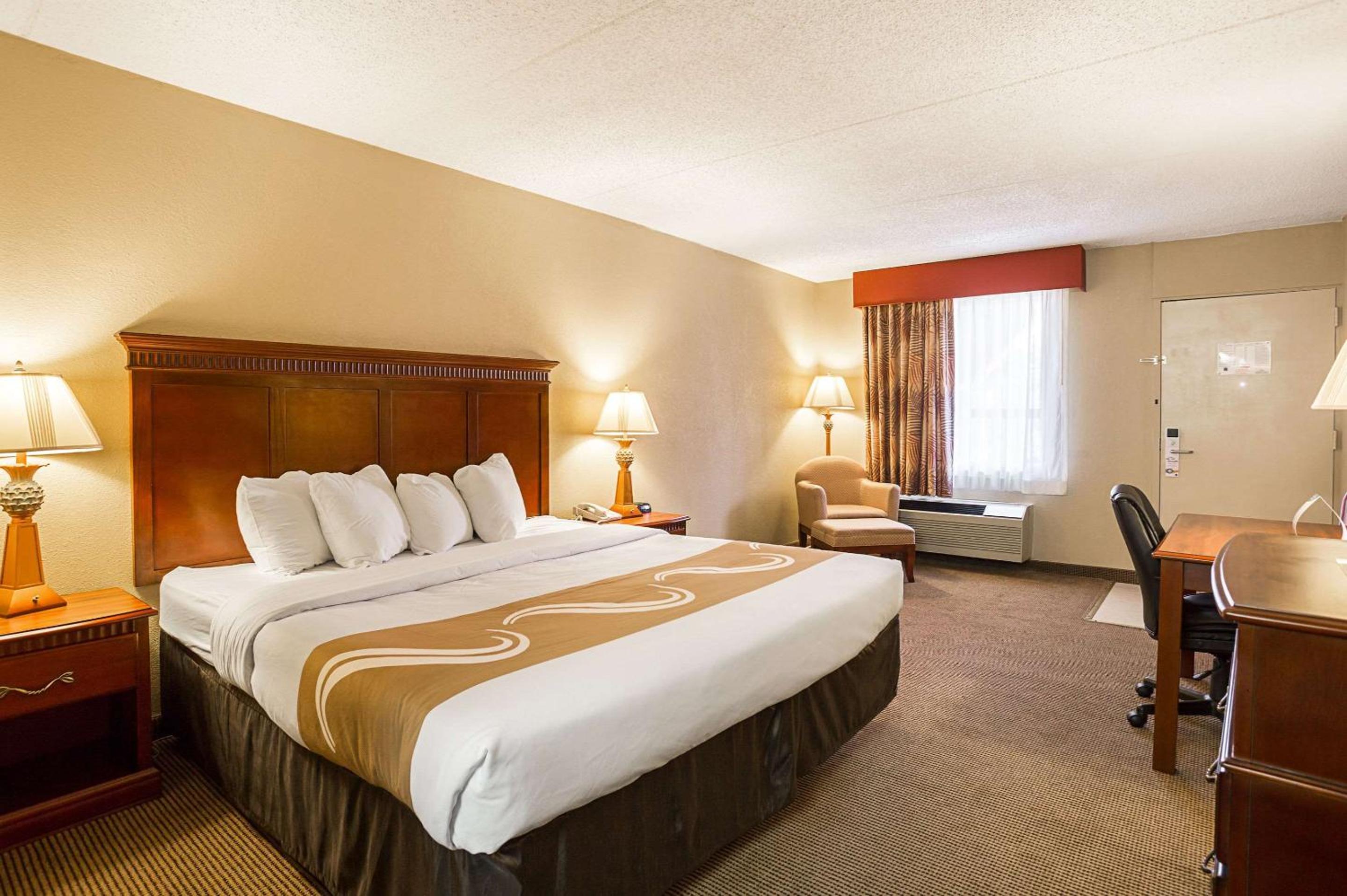 Quality Inn Hurricane Mills I-40