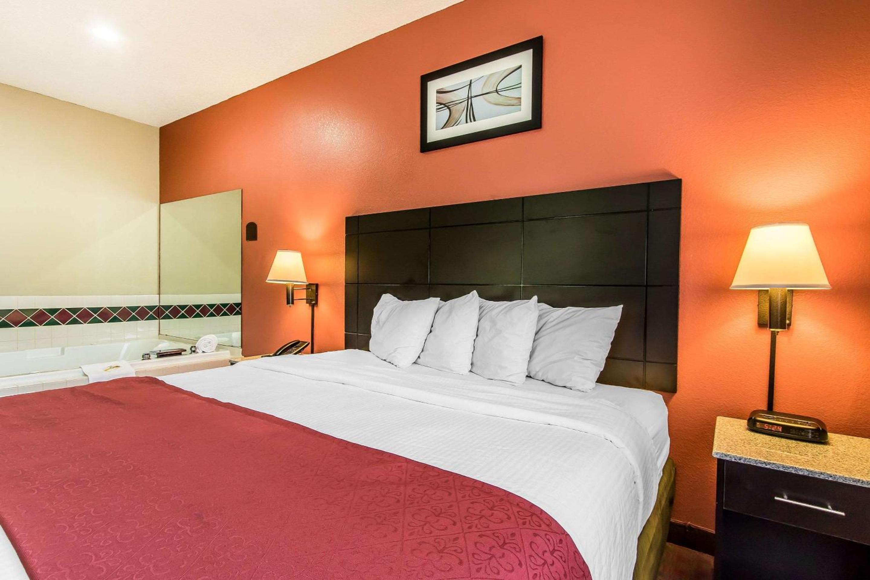 Quality Inn Suites - Property Image 16