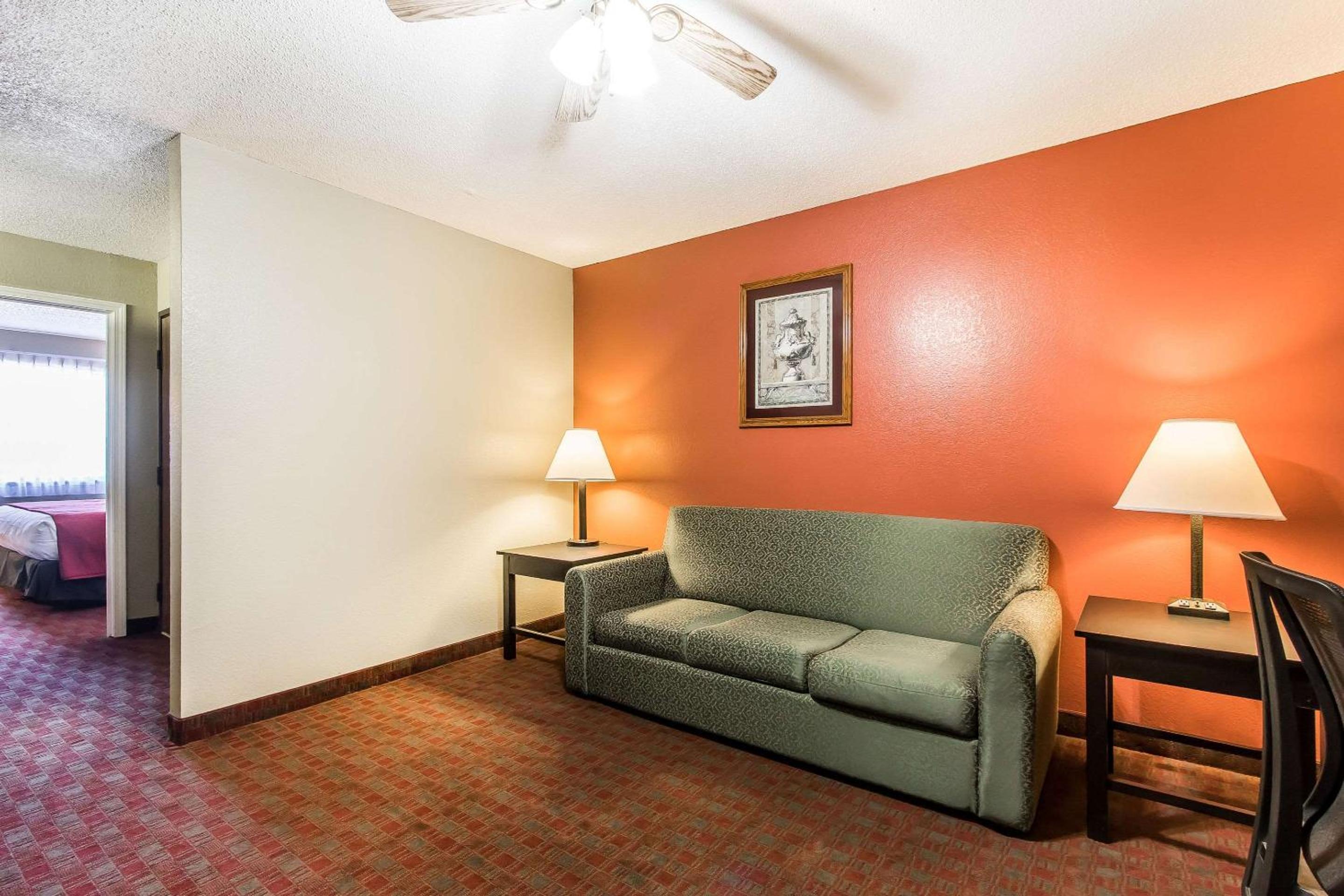 Quality Inn Suites - Property Image 18