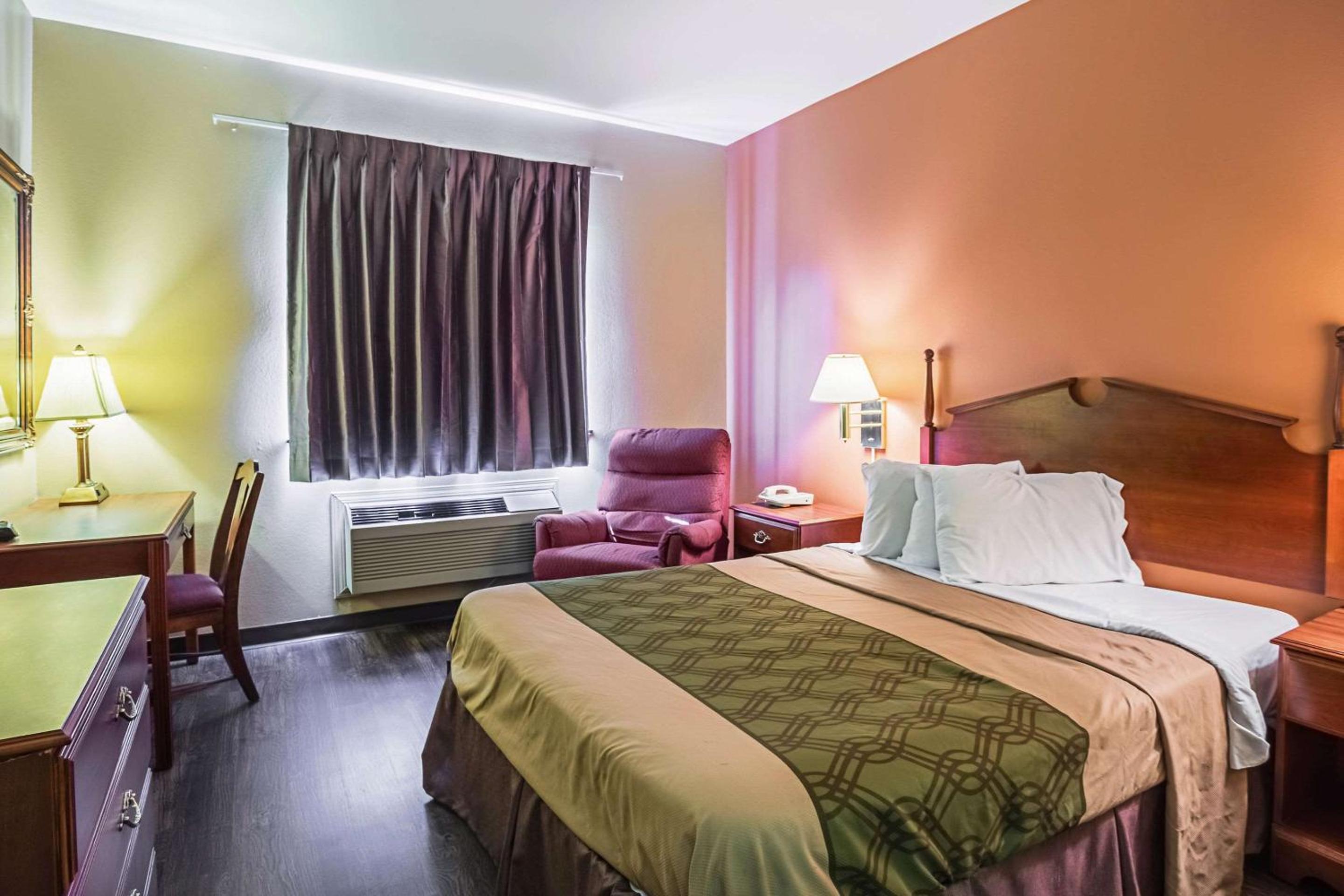 Econo Lodge Inn  Suites - Property Image 7