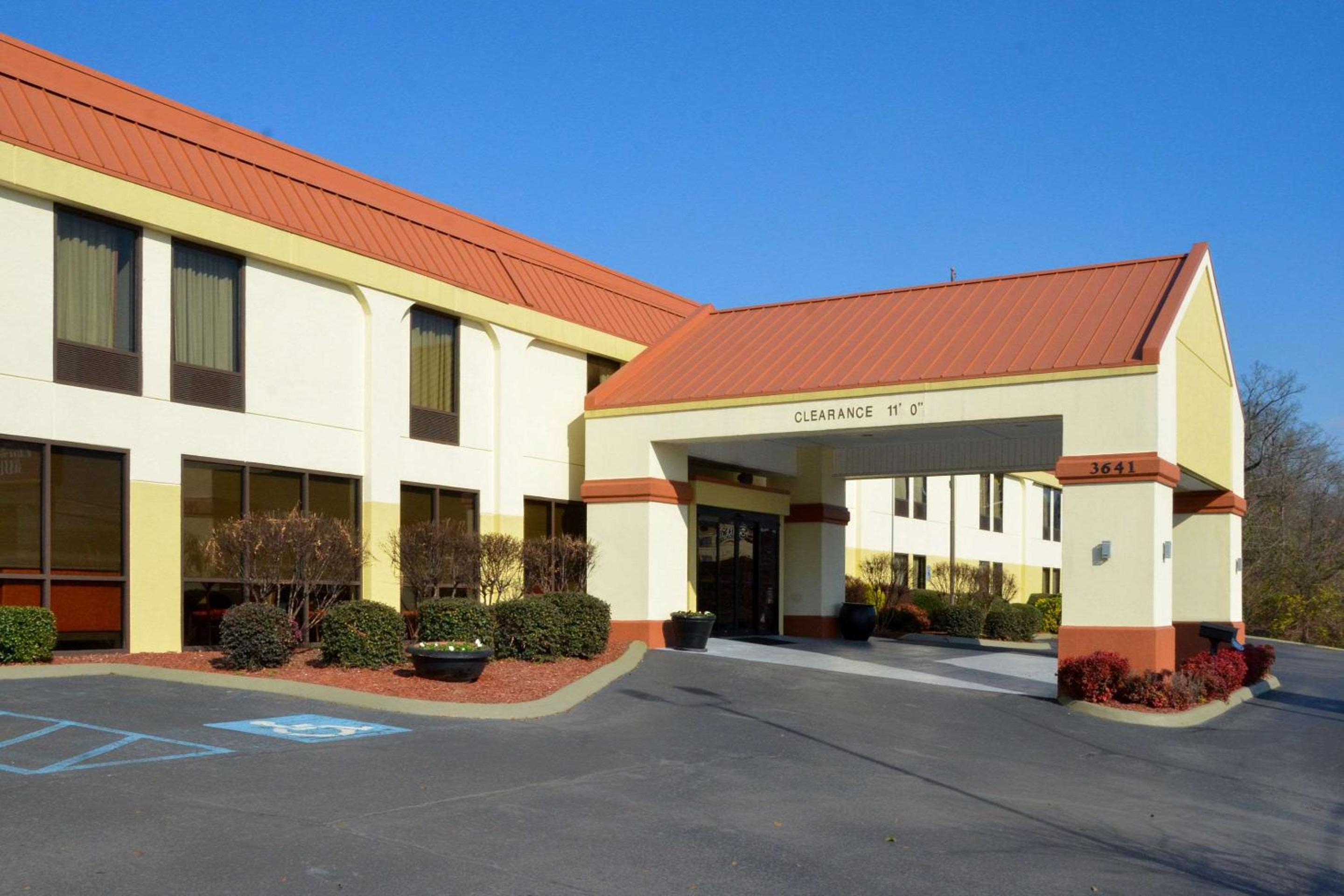 Clarion Inn near Lookout Mountain view 4