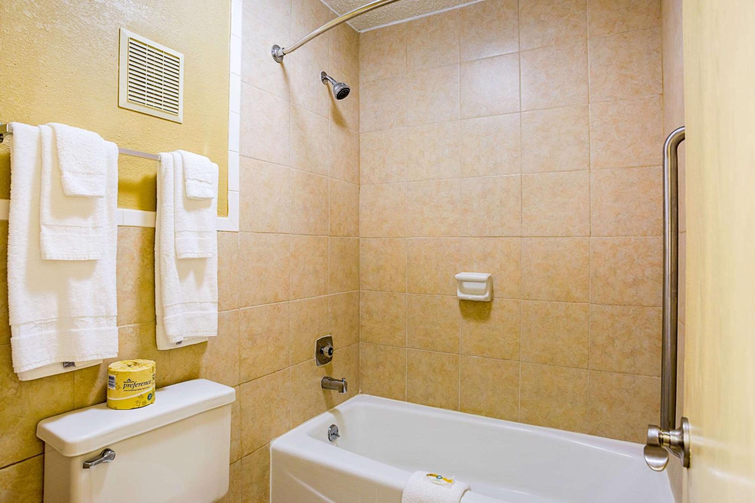 Quality Inn Hurricane Mills I-40