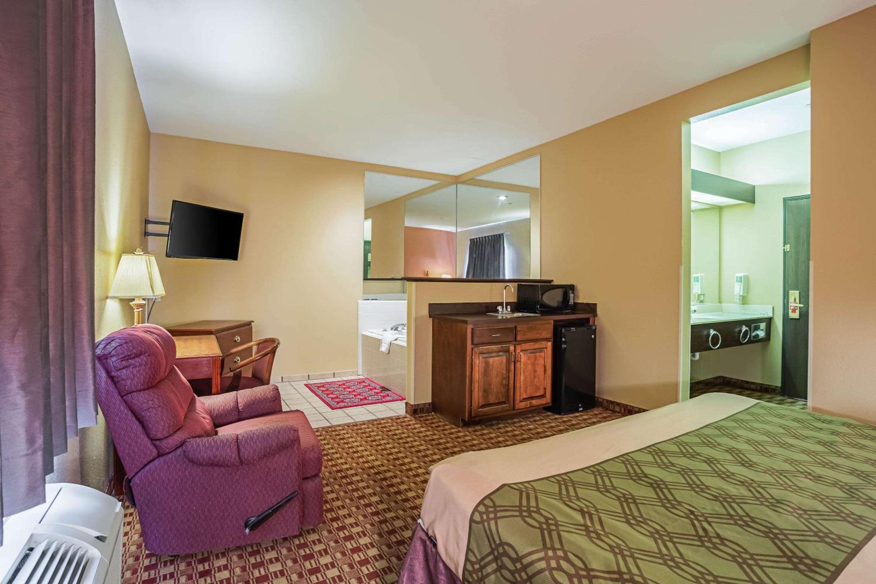 Econo Lodge Inn  Suites - Property Image 28