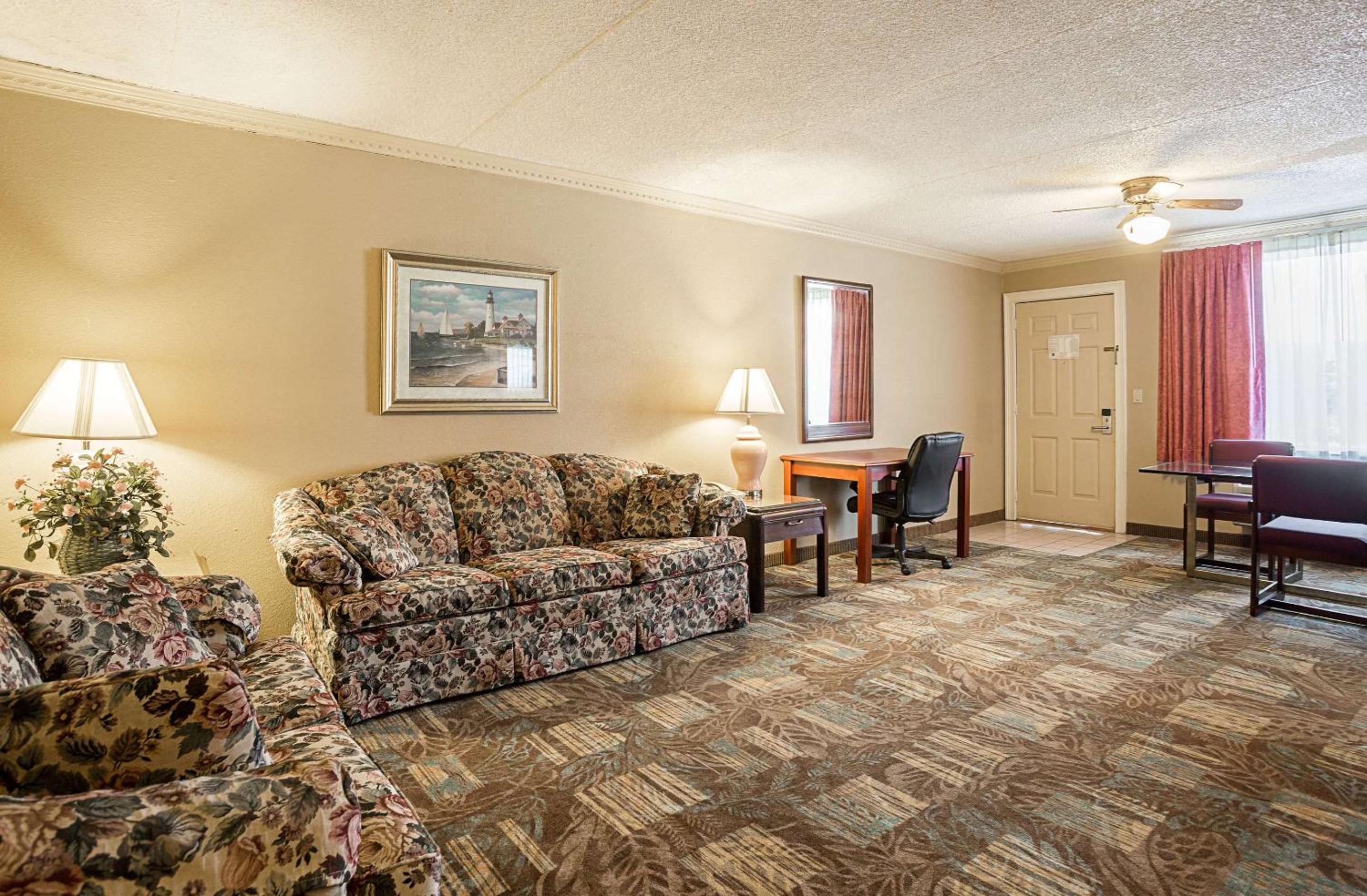 Quality Inn Hurricane Mills I-40