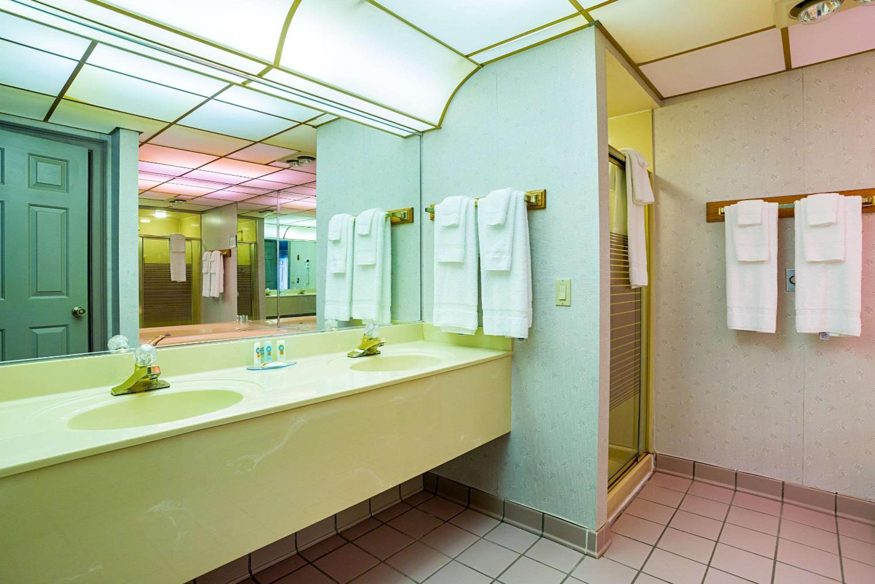 Quality Inn Hurricane Mills I-40