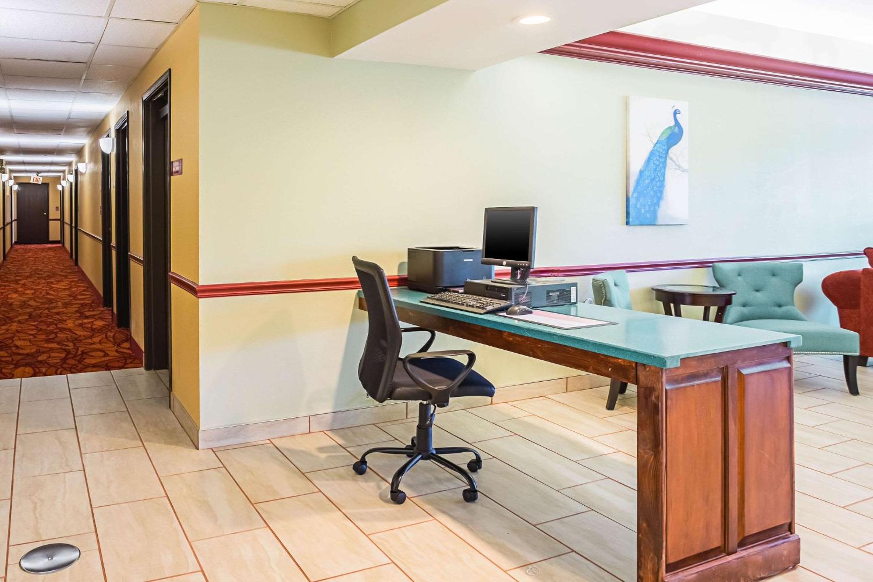 Econo Lodge Inn  Suites - Property Image 25