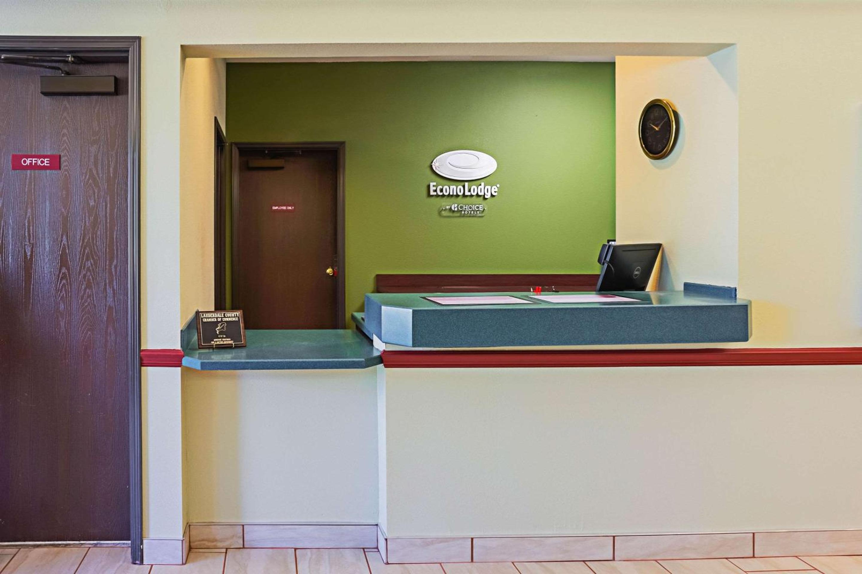Econo Lodge Inn  Suites - Property Image 12