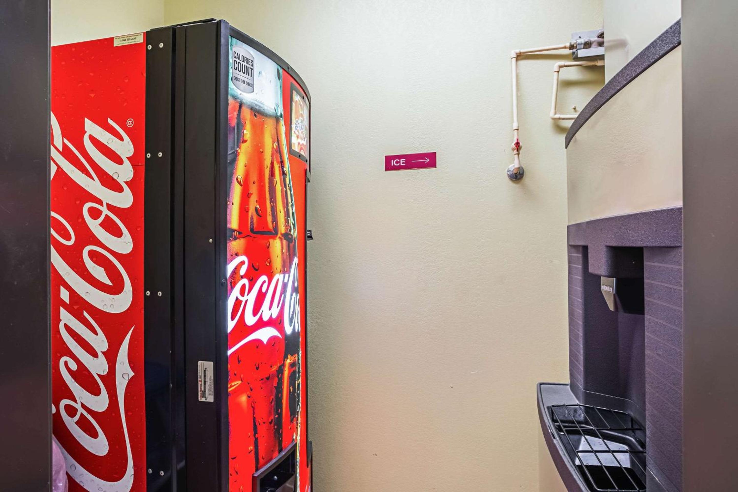 Econo Lodge Inn  Suites - Property Image 21