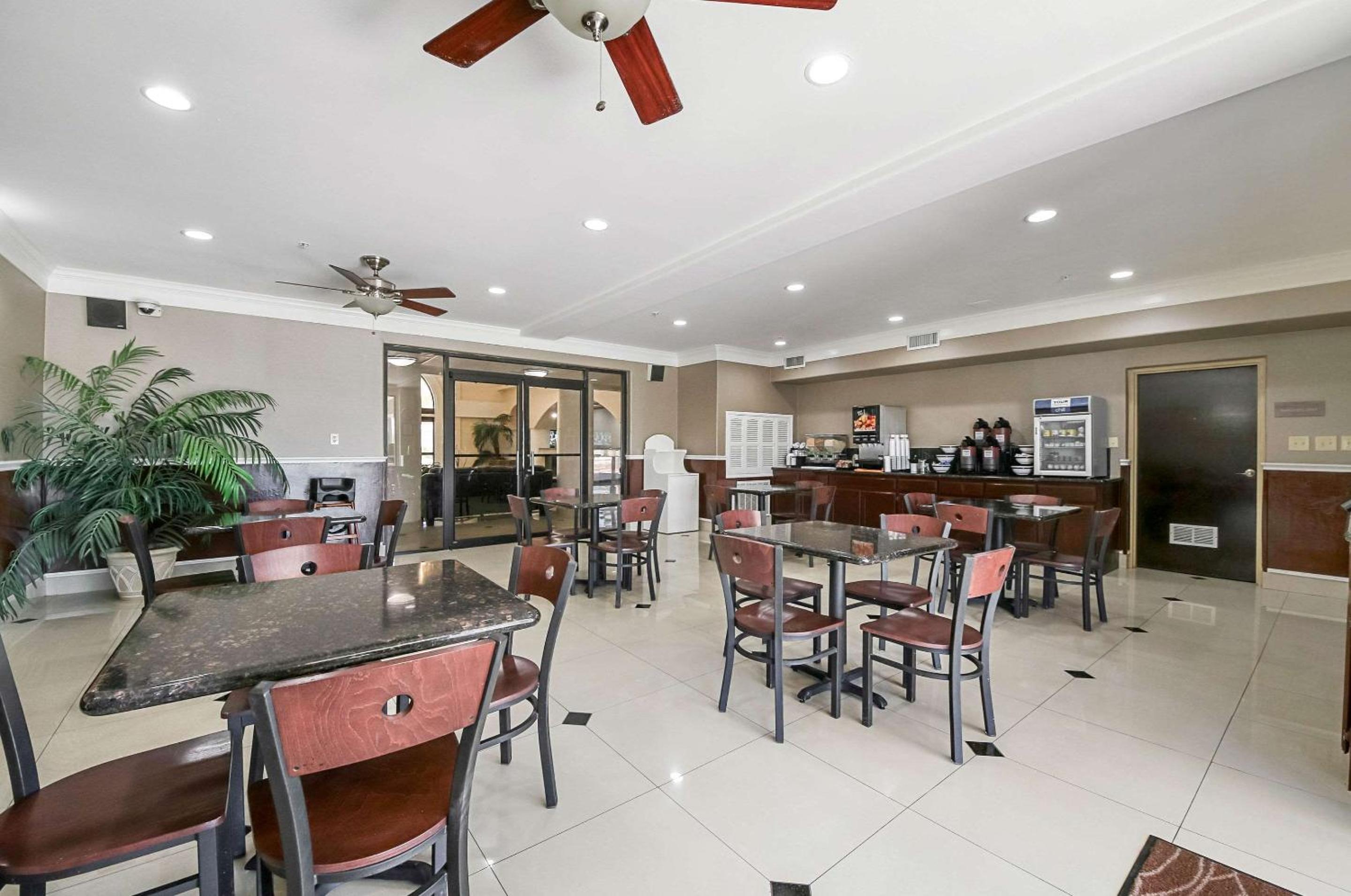 Quality Inn Kingsville Hwy 77