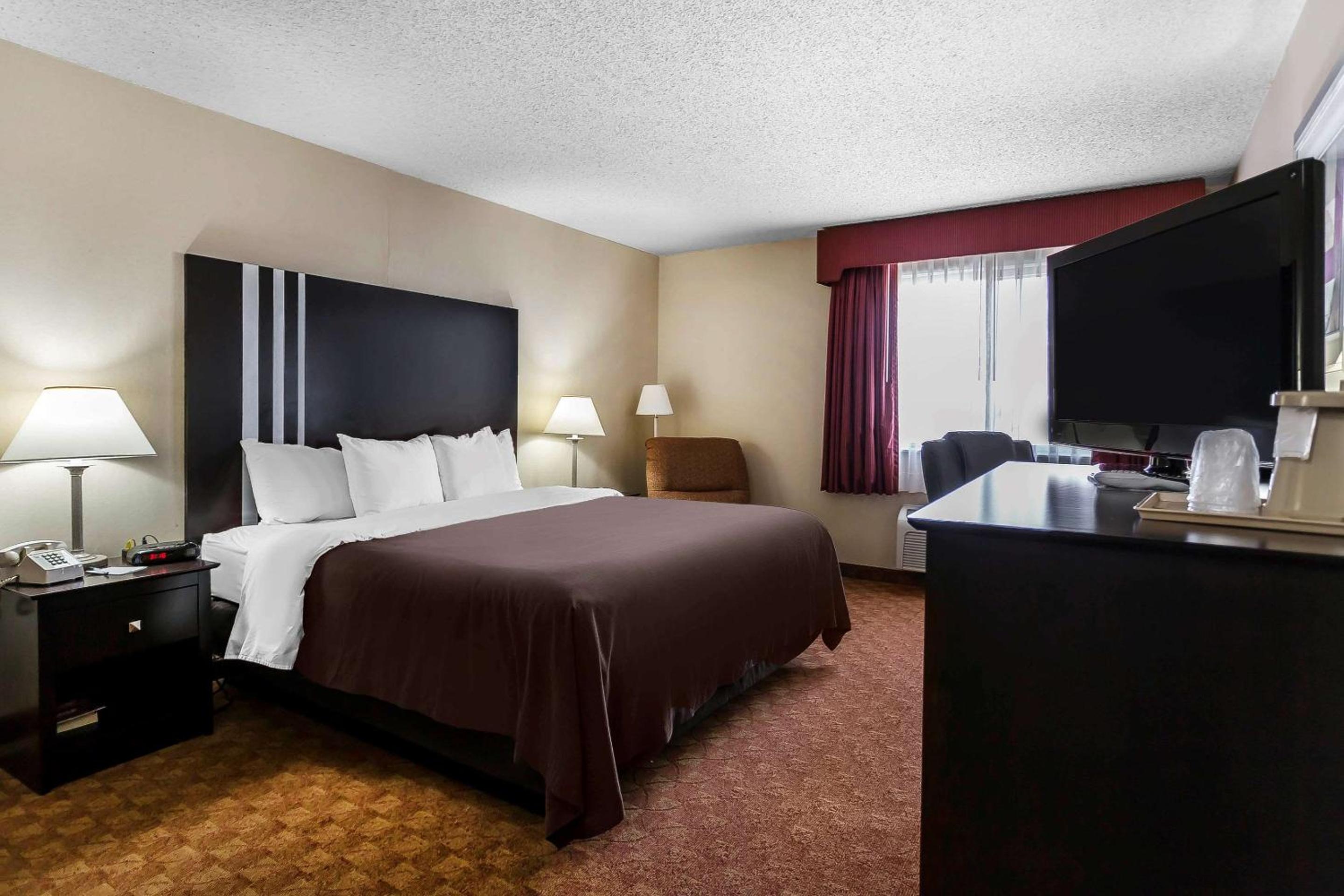 Dumas Vacations - Quality Inn - Property Image 10