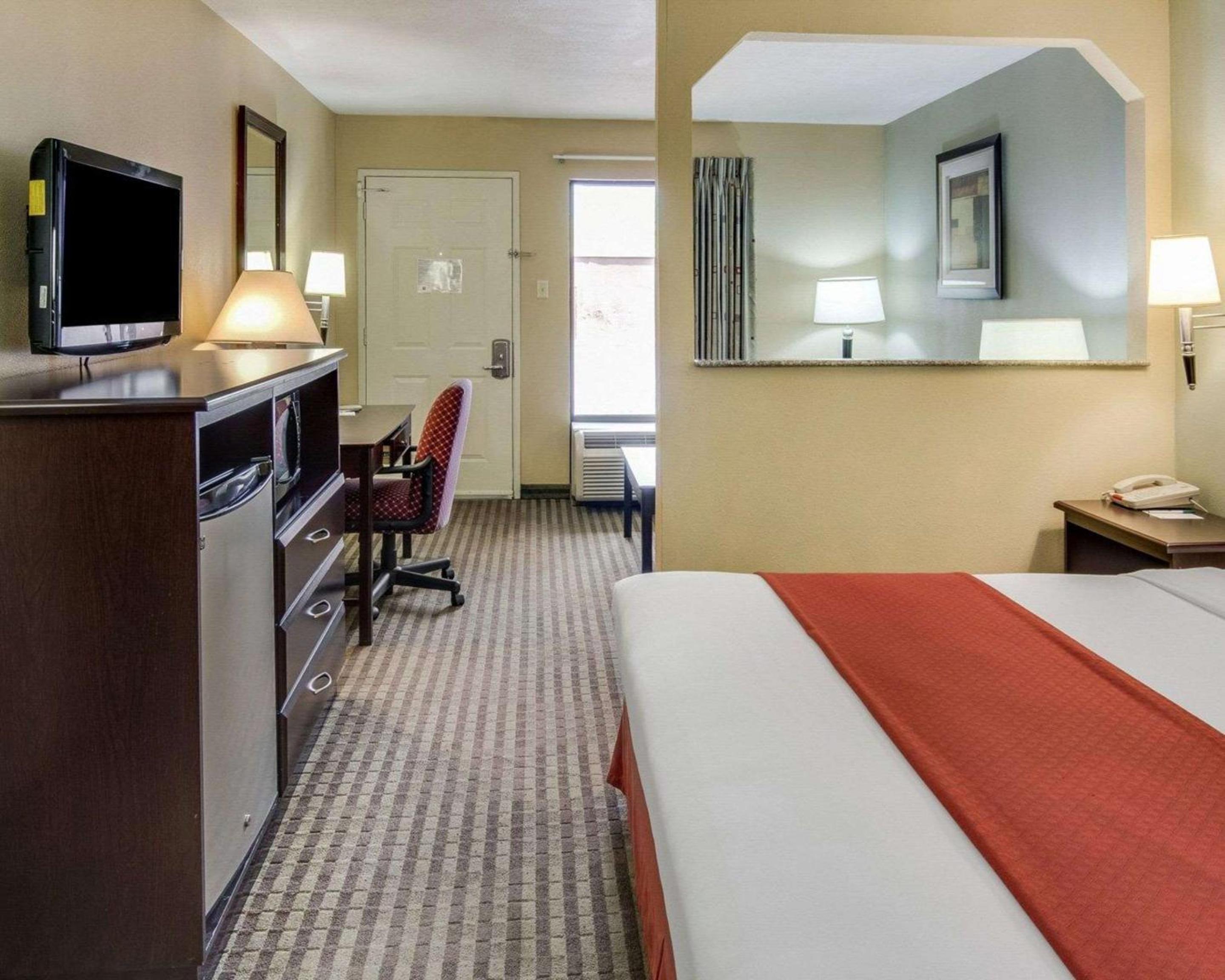 Quality Inn Mt Pleasant - Image 5