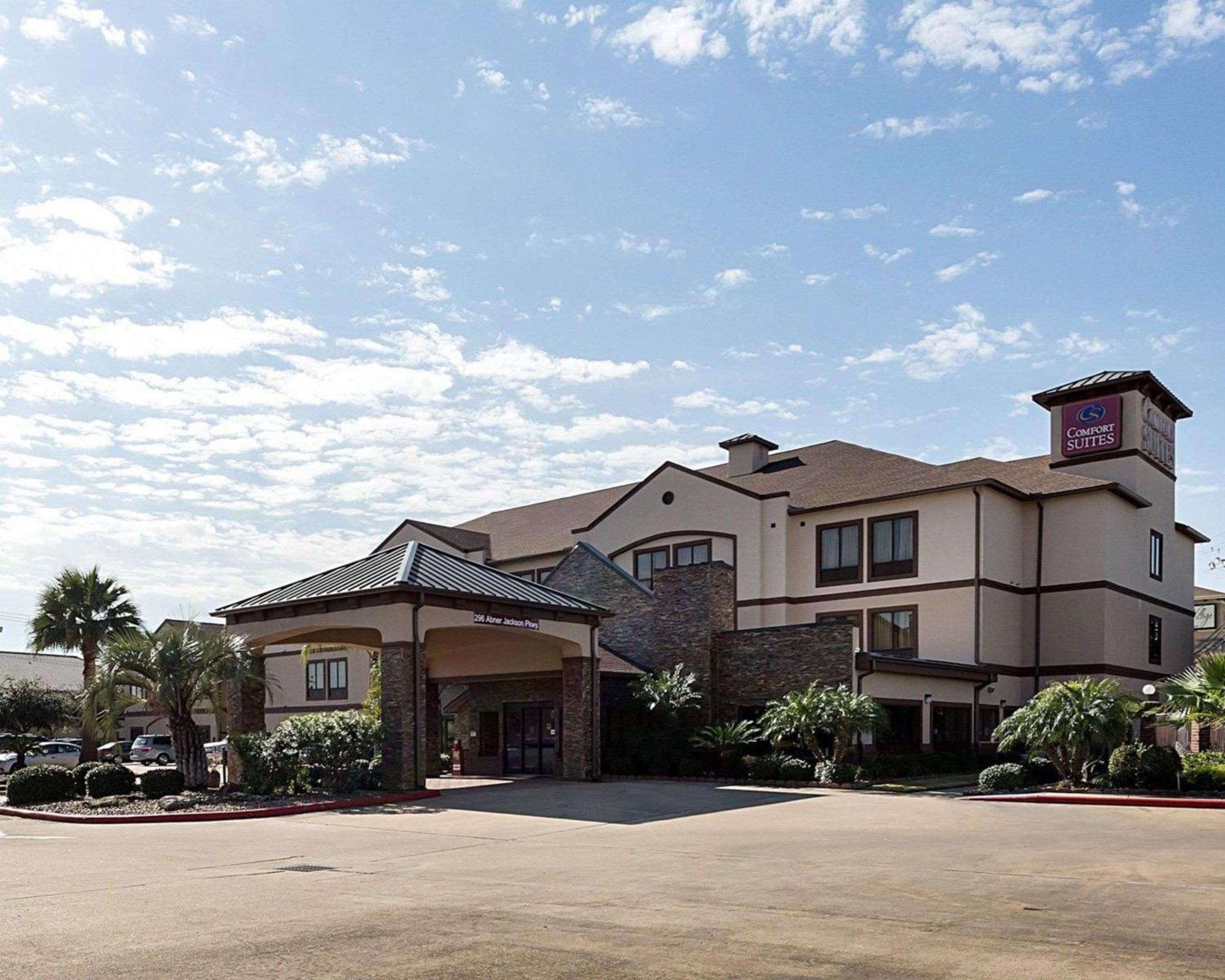 Comfort Suites Lake Jackson Clute view 3