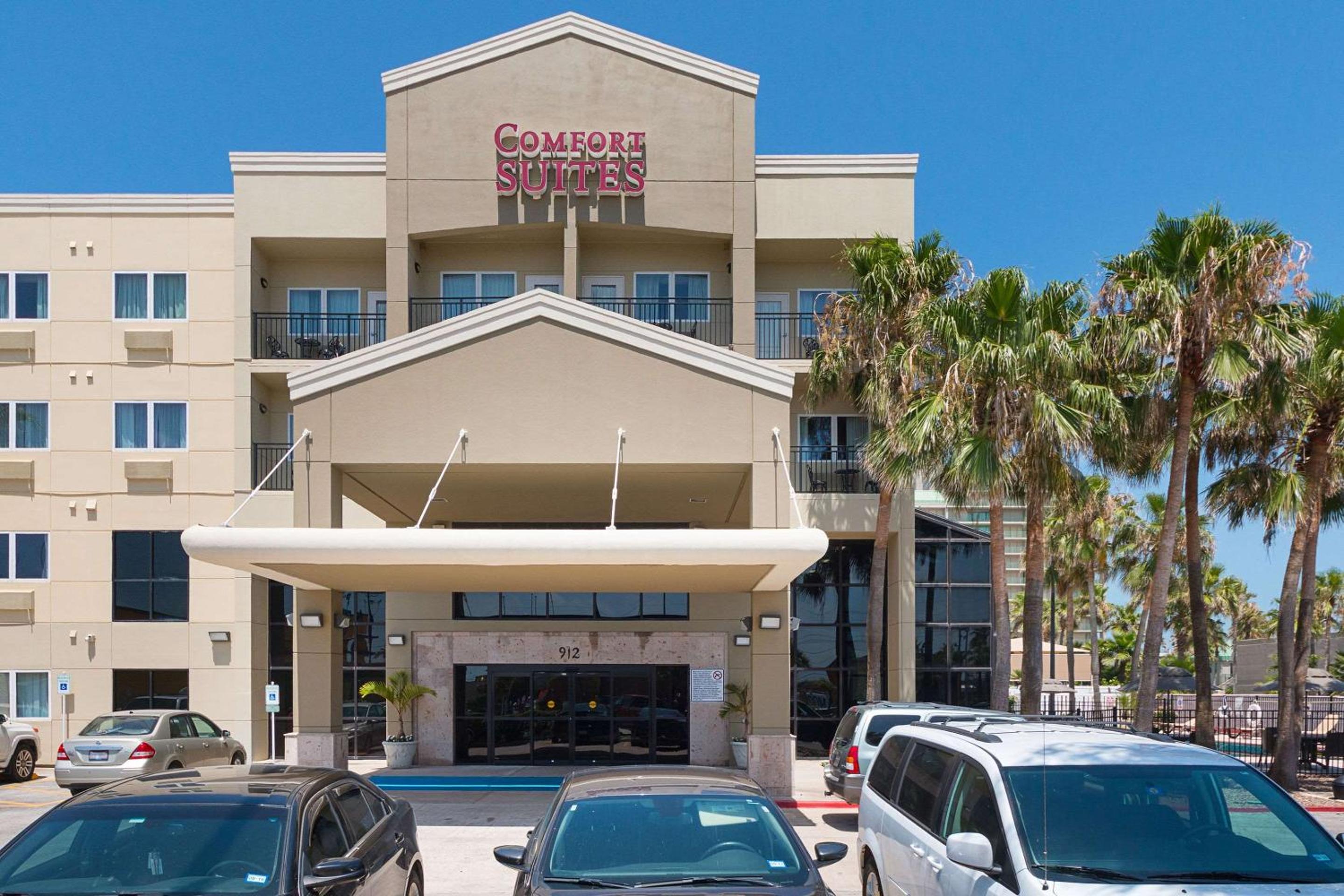 Hotel Comfort Suites Beachside - Image 1