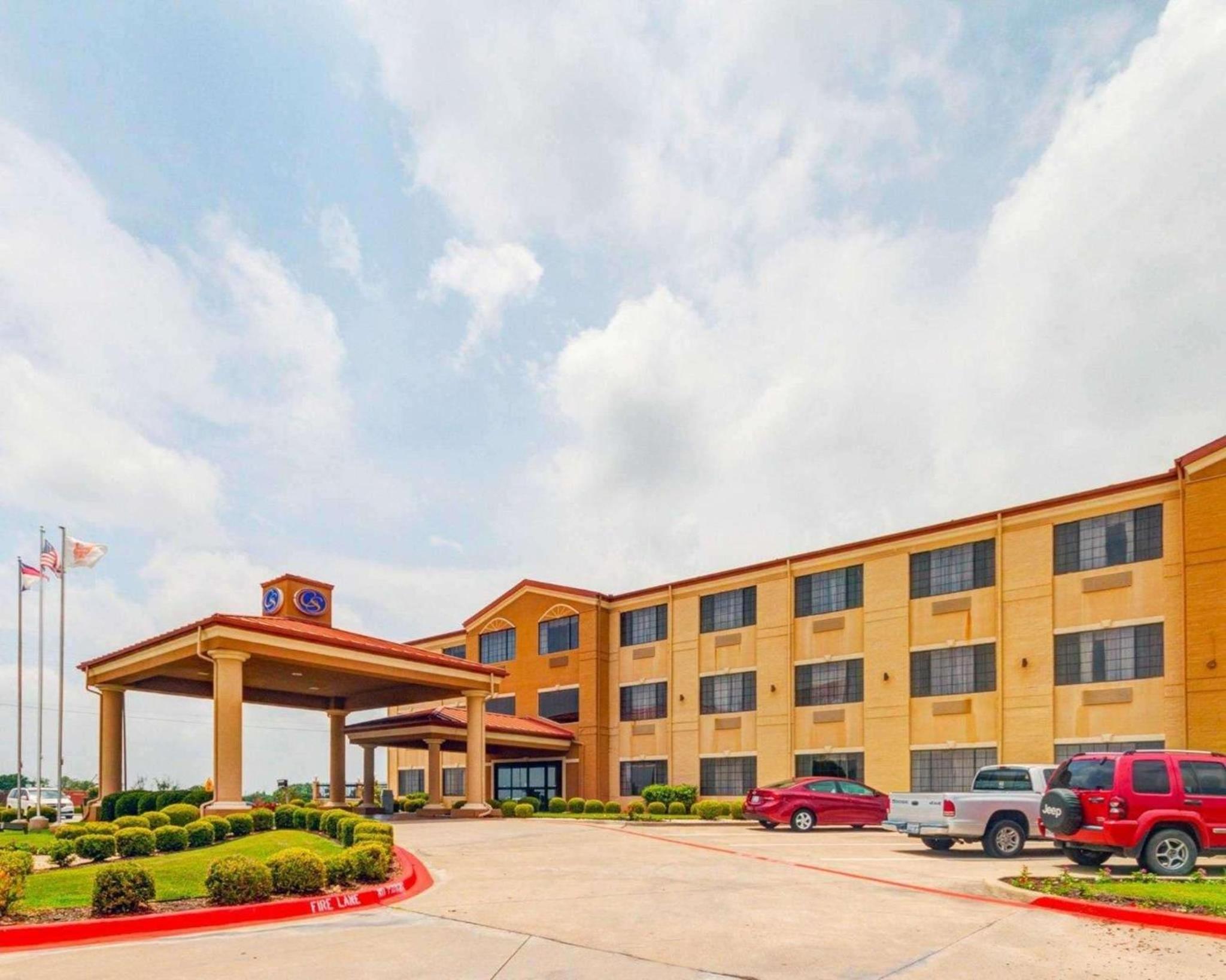 Dallas / Fort Worth Vacations - Comfort Suites Lake Ray Hubbard - Property Image 1