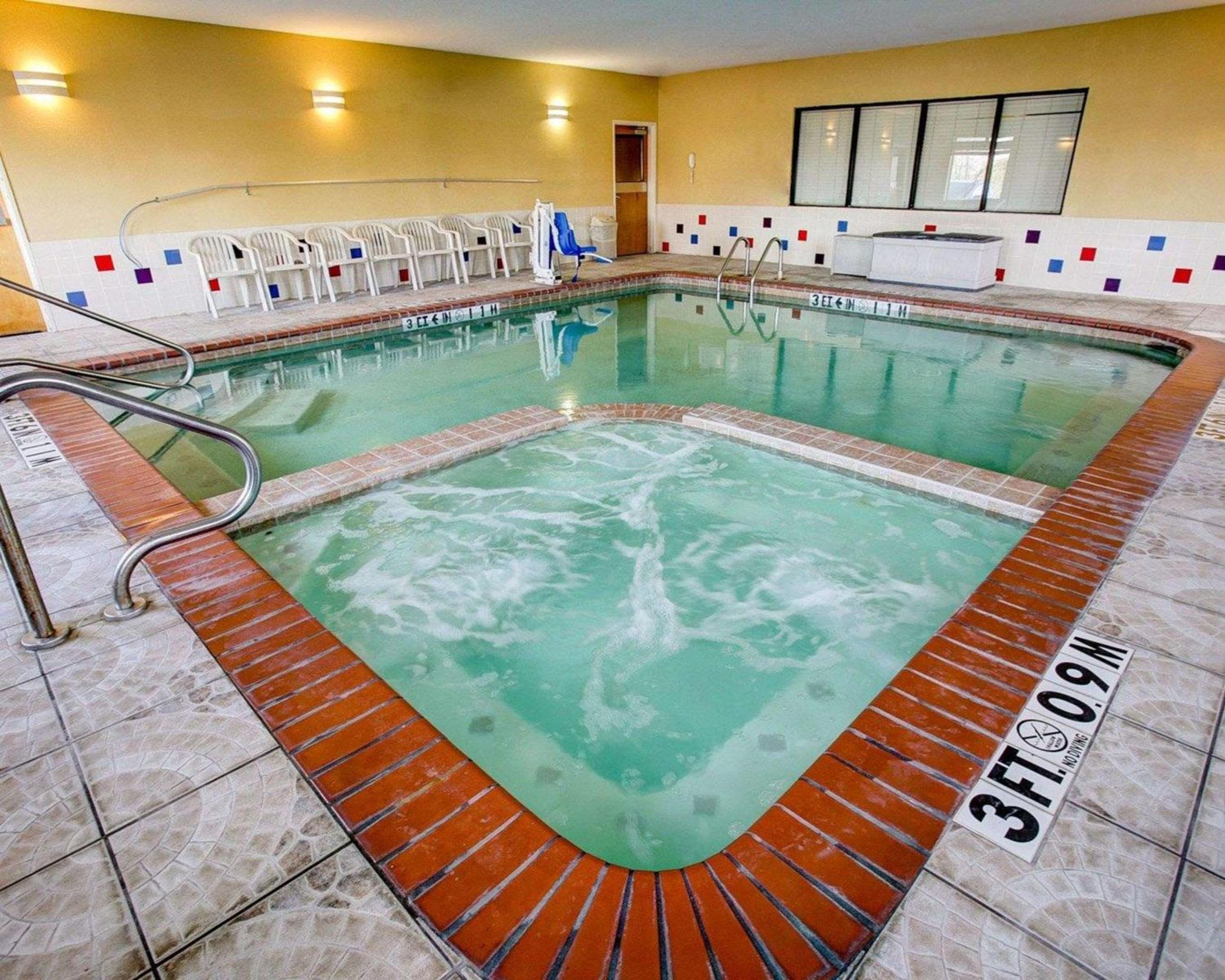 Comfort Suites Brenham view 2