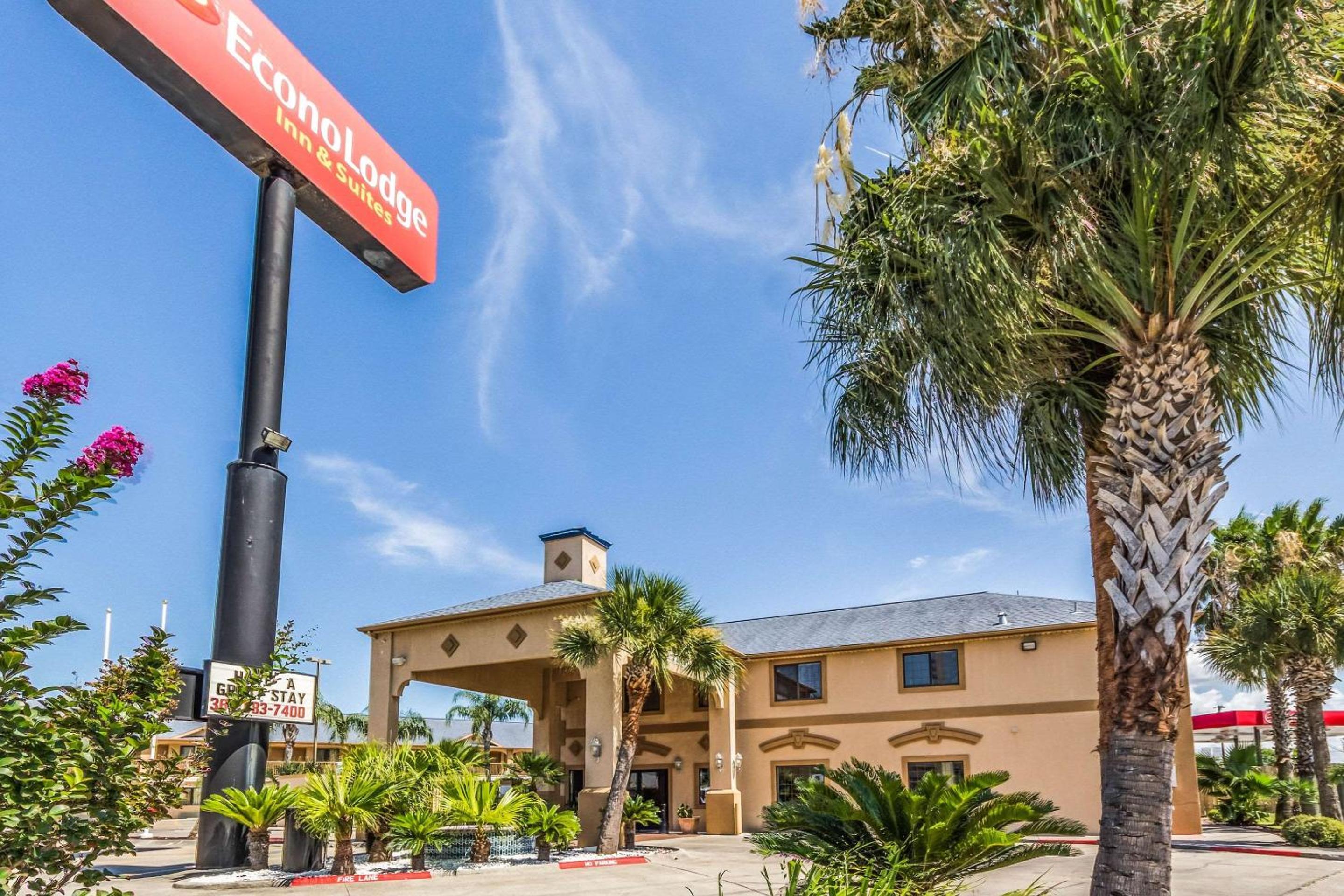 Hotel Econo Lodge Inn & Suites Corpus Christi - Image 1