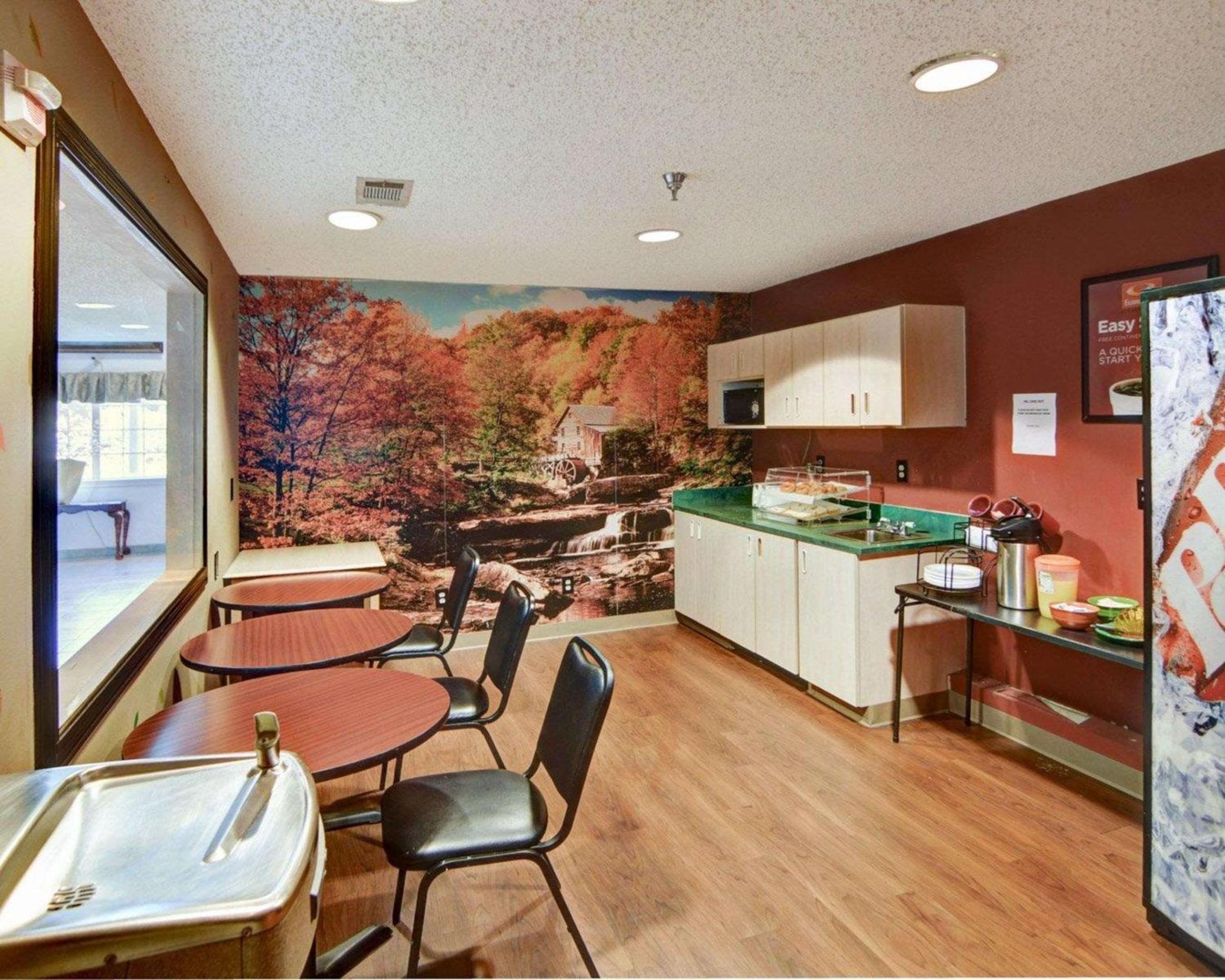 Rodeway Inn  Suites Lewisville I-35 - Property Image 2