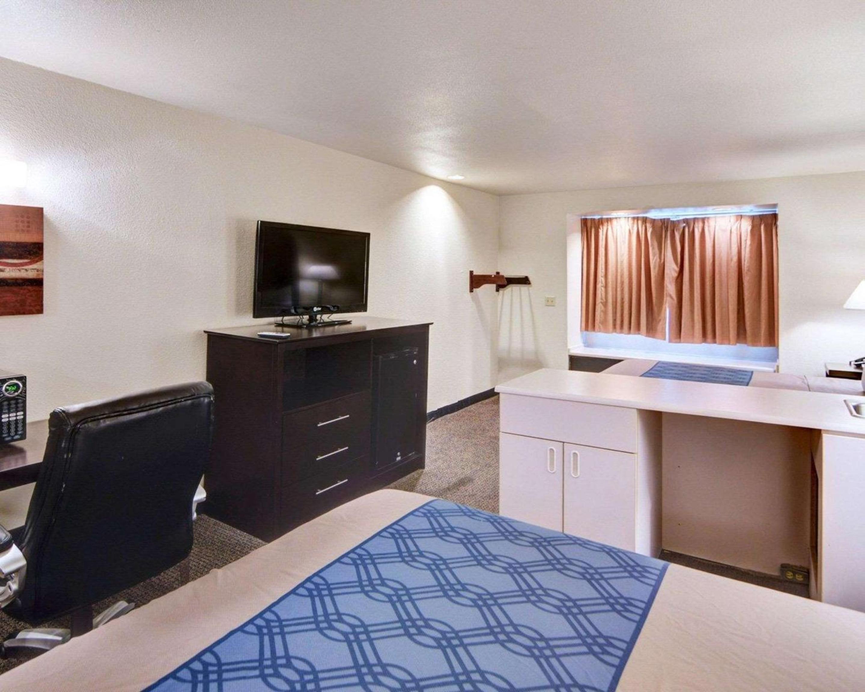 Rodeway Inn  Suites Lewisville I-35 - Property Image 6