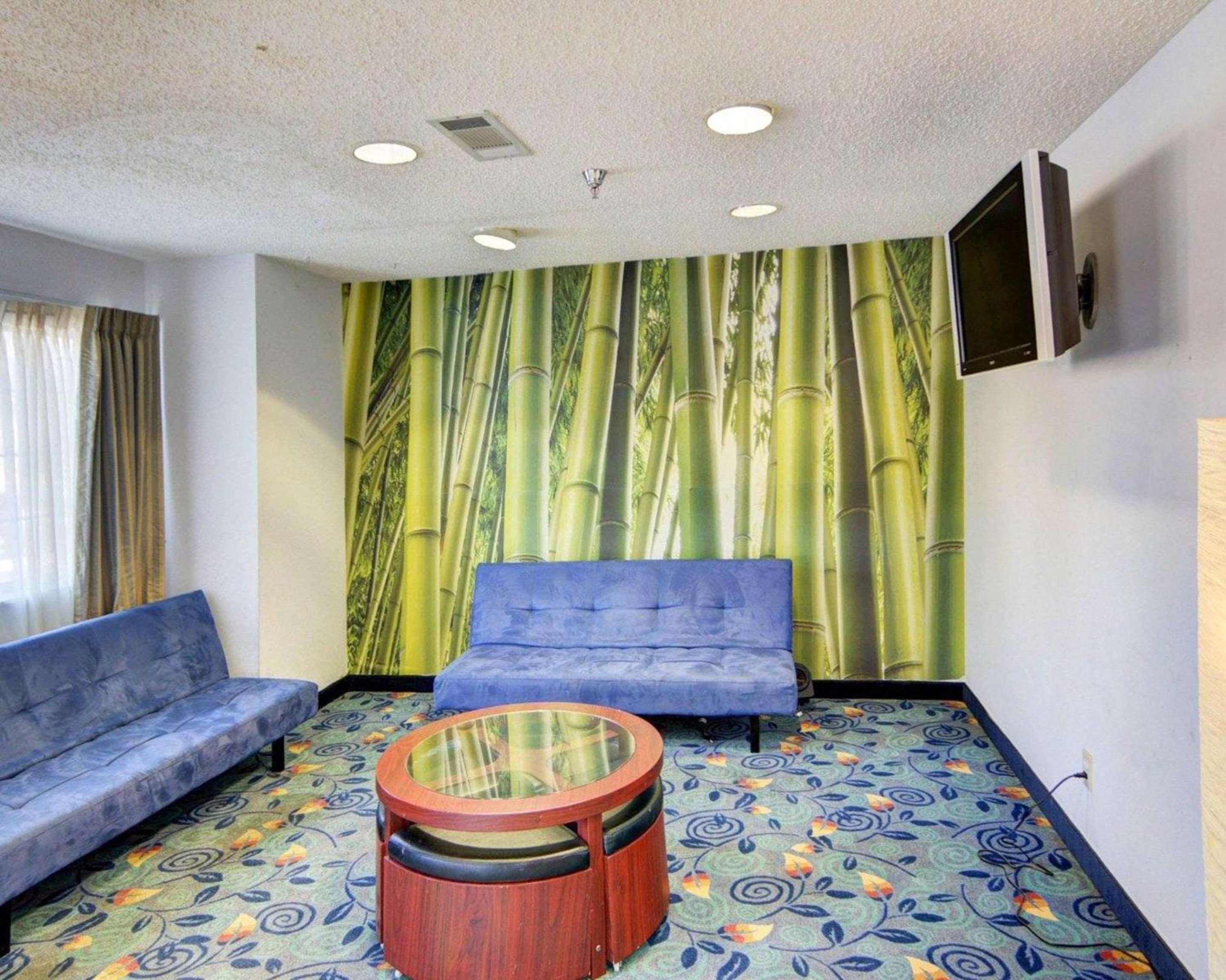 Dallas / Fort Worth Vacations - Rodeway Inn  Suites Lewisville I-35 - Property Image 5