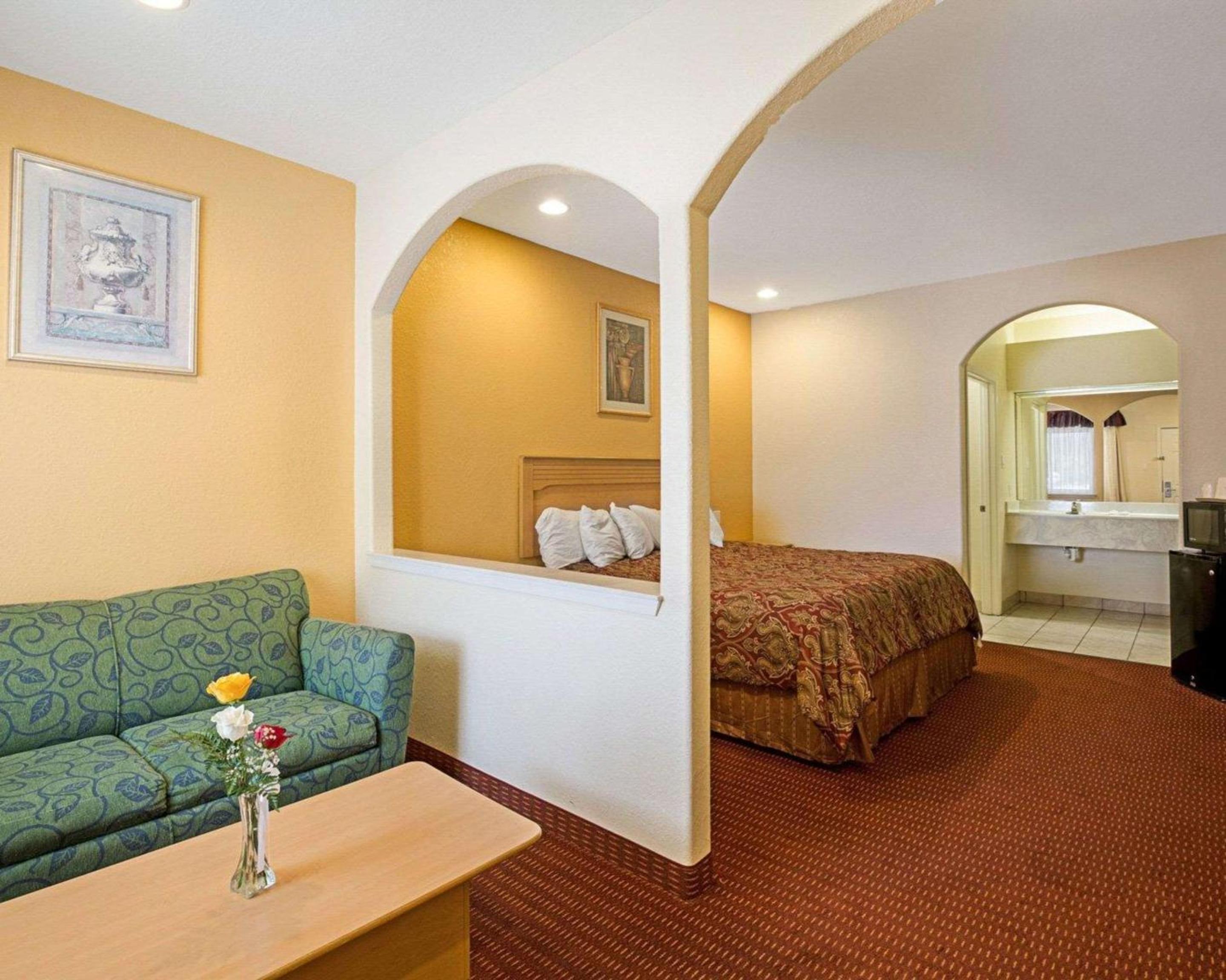 Scottish Inn Suites IAH West - Property Image 22